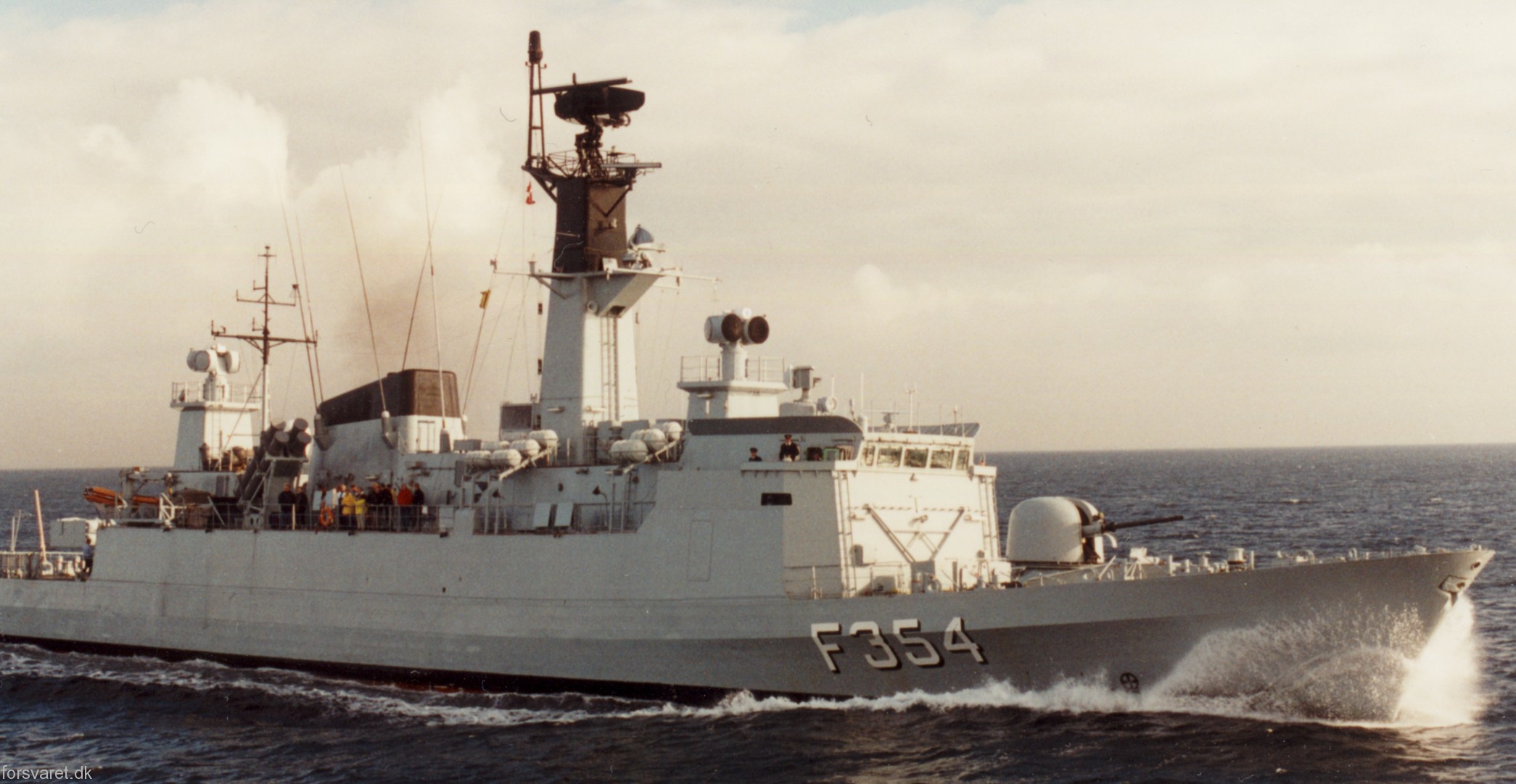 f-354 hdms niels juel class corvette royal danish navy kongelige danske marine kdm 88