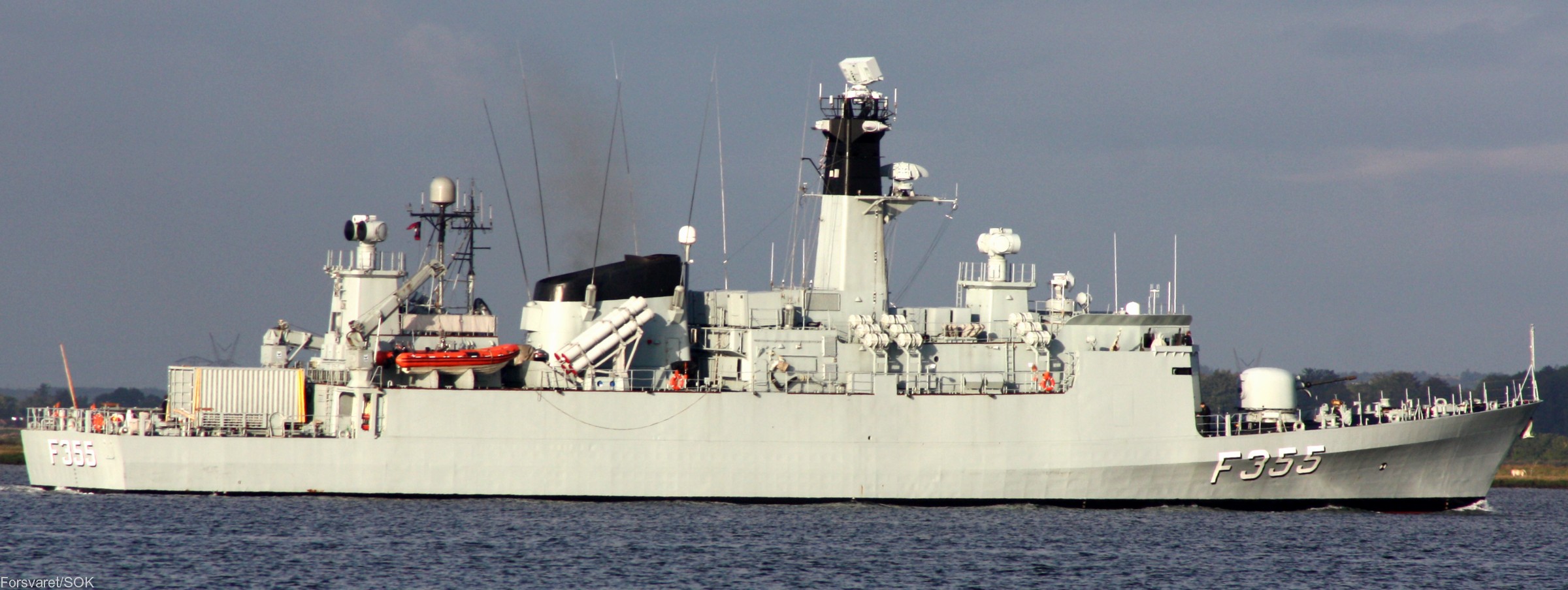 f-355 hdms olfert fischer niels juel class corvette royal danish navy rdn kongelige danske marine kdm 17