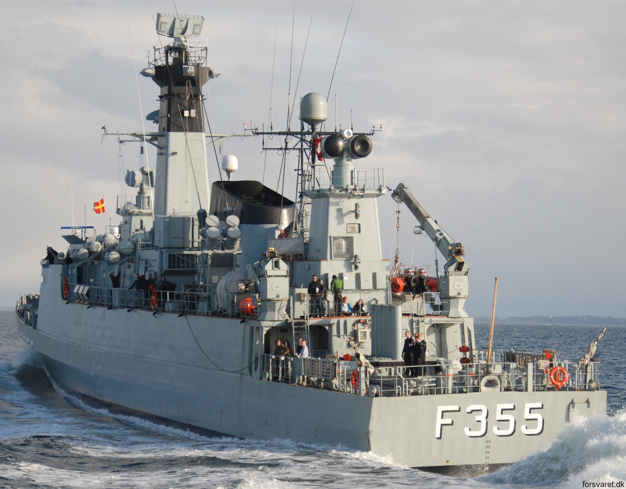 f-355 hdms olfert fischer niels juel class corvette royal danish navy rdn kongelige danske marine kdm 83