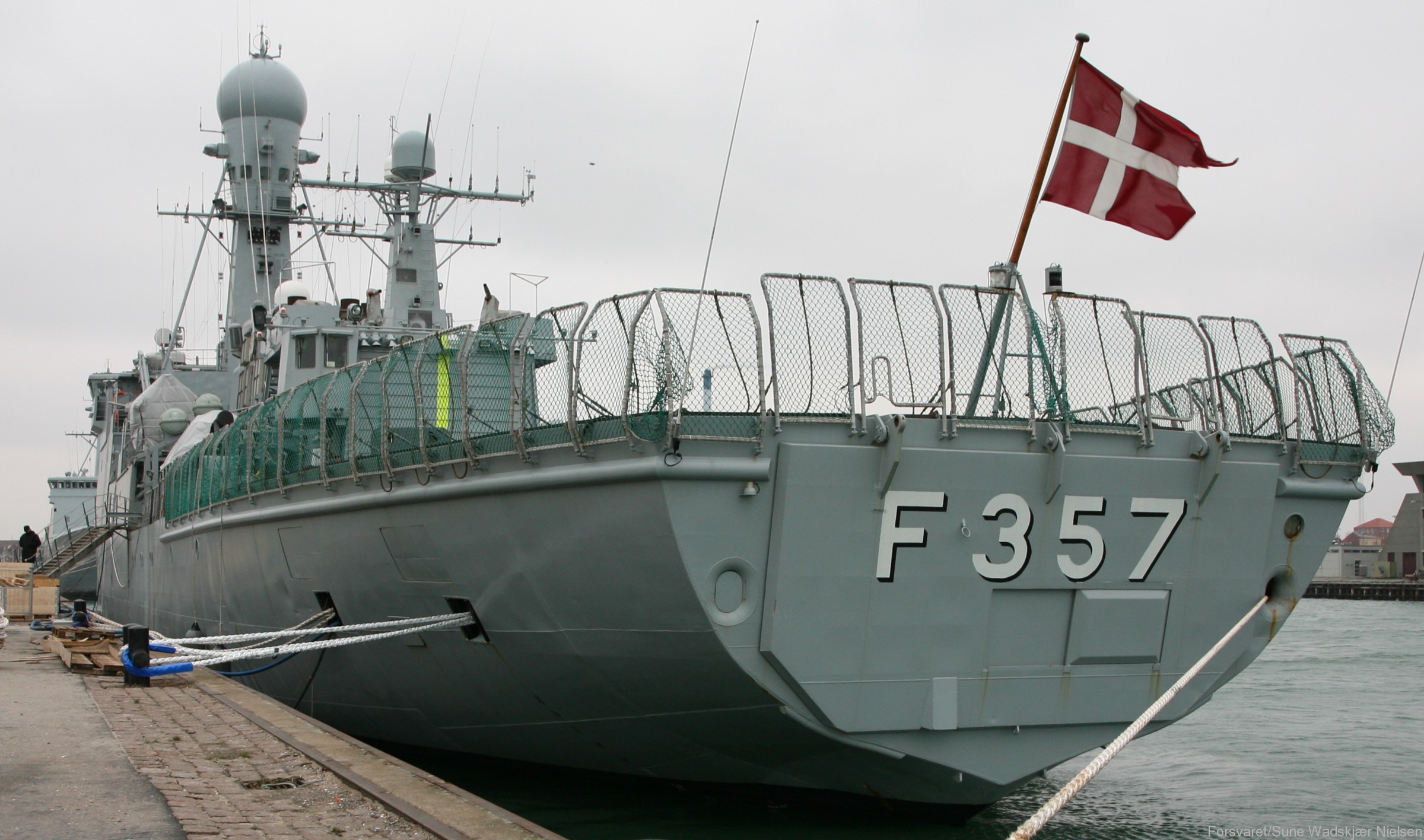 f-357 hdms thetis ocean patrol frigate royal danish navy kongelige danske marine inspektionsskibet 38