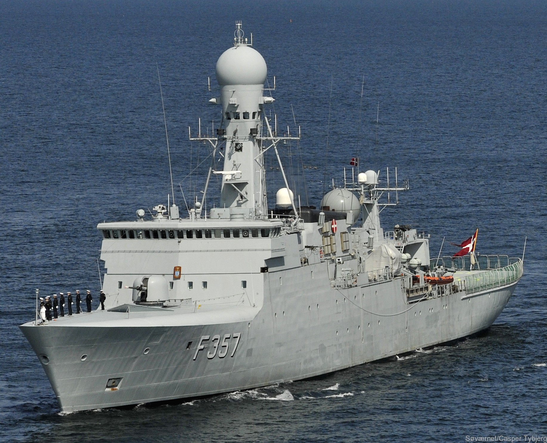 f-357 hdms thetis ocean patrol frigate royal danish navy kongelige danske marine inspektionsskibet 43