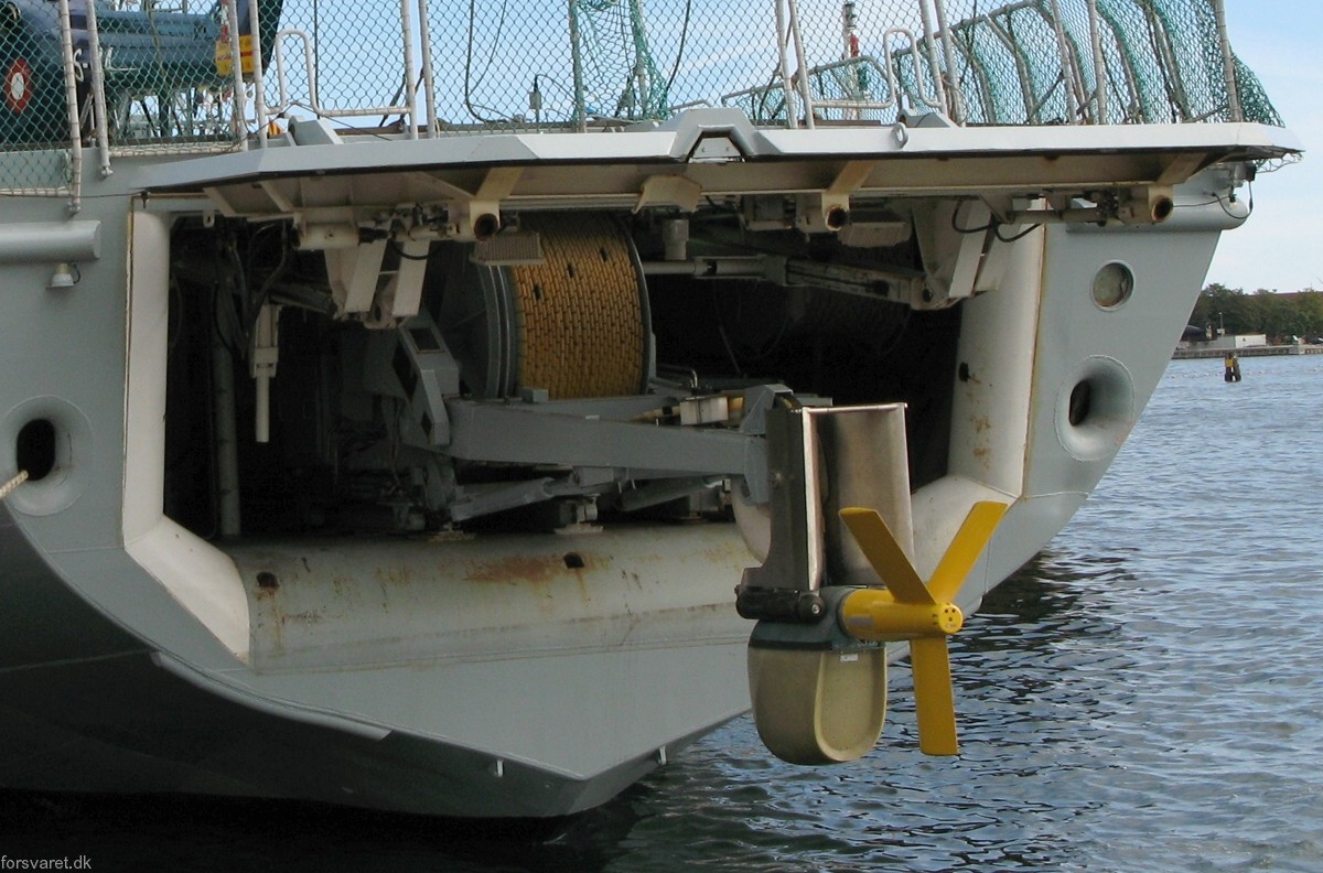 f-357 hdms thetis ocean patrol frigate royal danish navy kongelige danske marine inspektionsskibet 50b salmon tsm 2640 variable depth sonar