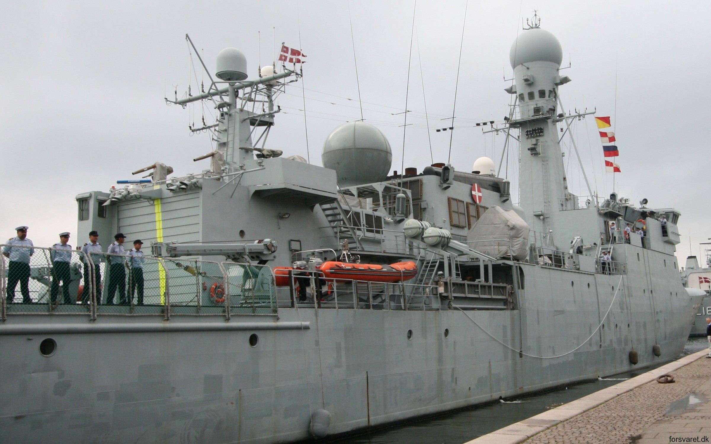 f-357 hdms thetis ocean patrol frigate royal danish navy kongelige danske marine inspektionsskibet 72