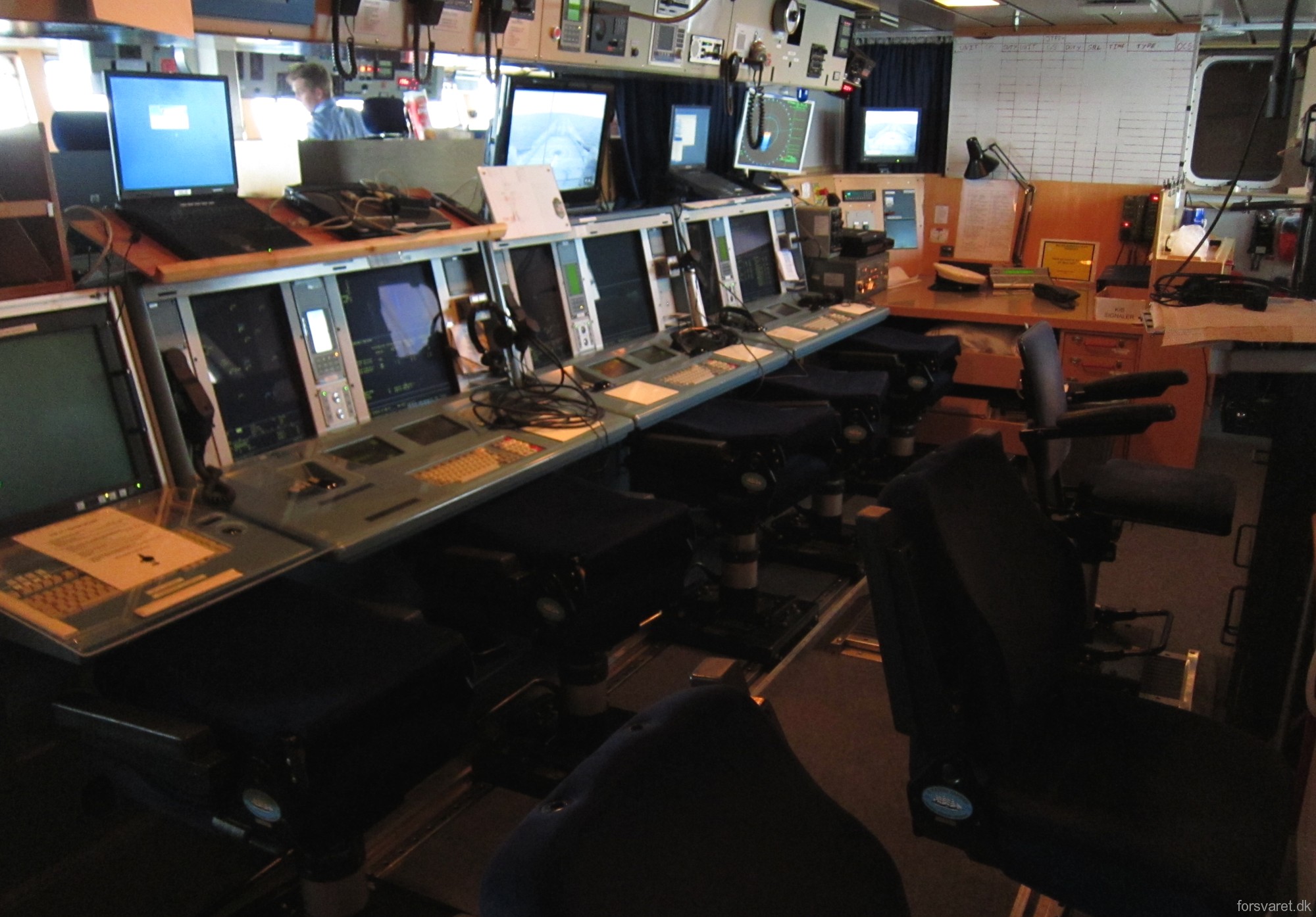 f-357 hdms thetis ocean patrol frigate royal danish navy kongelige danske marine inspektionsskibet 74 combat information center cic