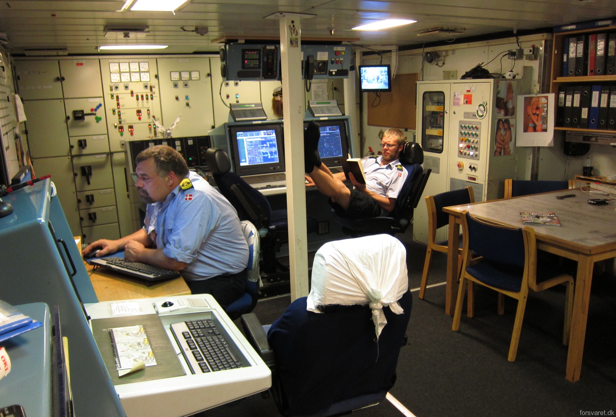f-357 hdms thetis ocean patrol frigate royal danish navy kongelige danske marine inspektionsskibet 76 machinery control station