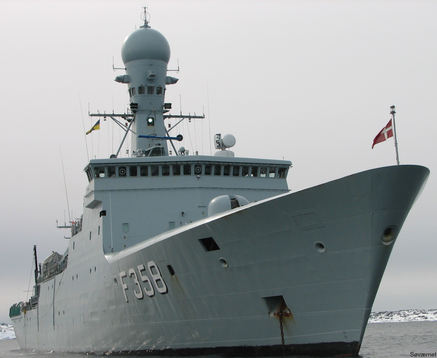f-358 hdms triton thetis class ocean patrol frigate royal danish navy kongelige danske marine kdm inspektionsskibet 21