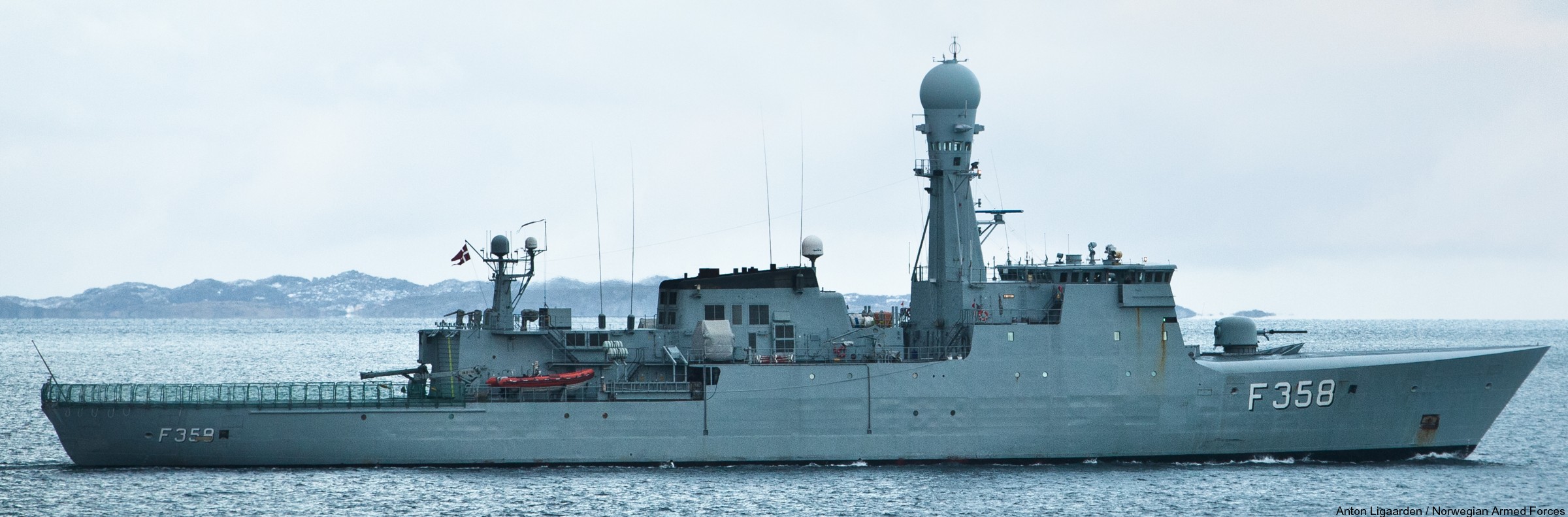 f-358 hdms triton thetis class ocean patrol frigate royal danish navy kongelige danske marine kdm inspektionsskibet 22