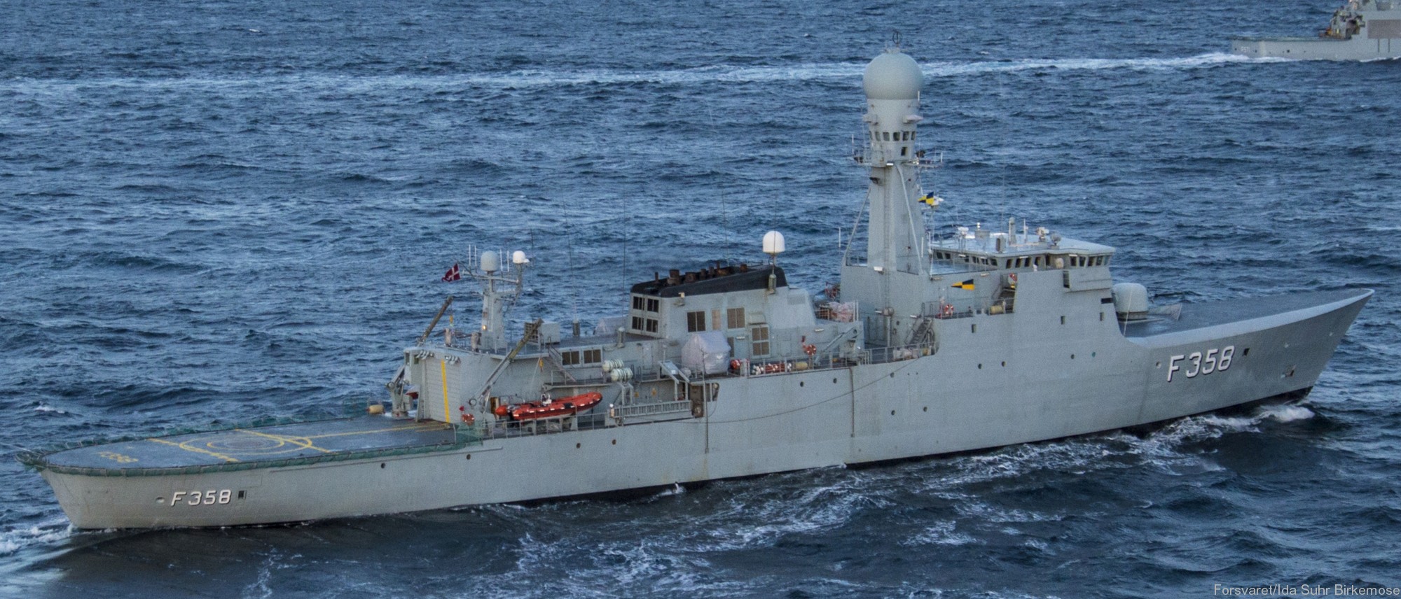 f-358 hdms triton thetis class ocean patrol frigate royal danish navy kongelige danske marine kdm inspektionsskibet 41