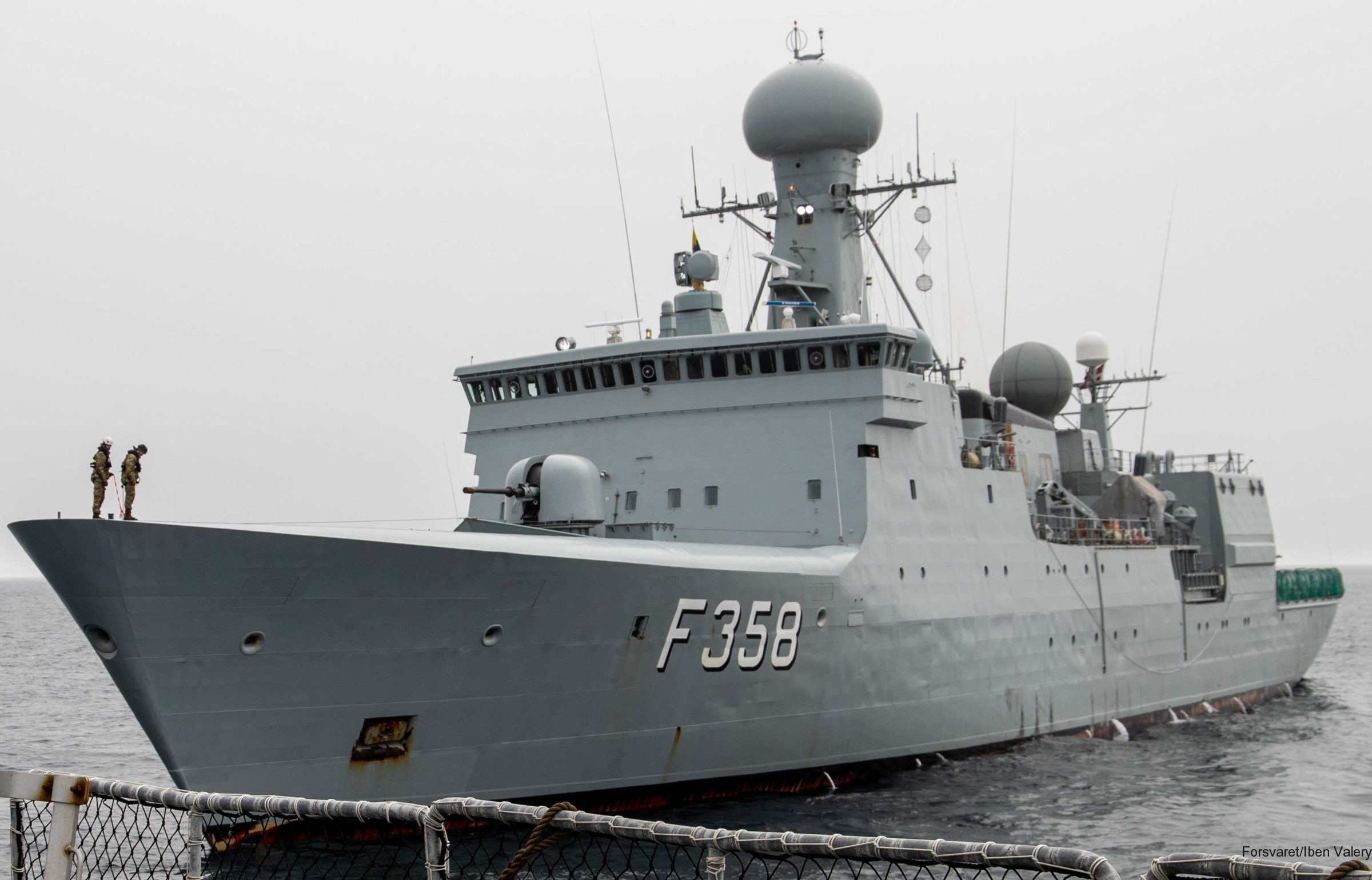 f-358 hdms triton thetis class ocean patrol frigate royal danish navy kongelige danske marine kdm inspektionsskibet 42