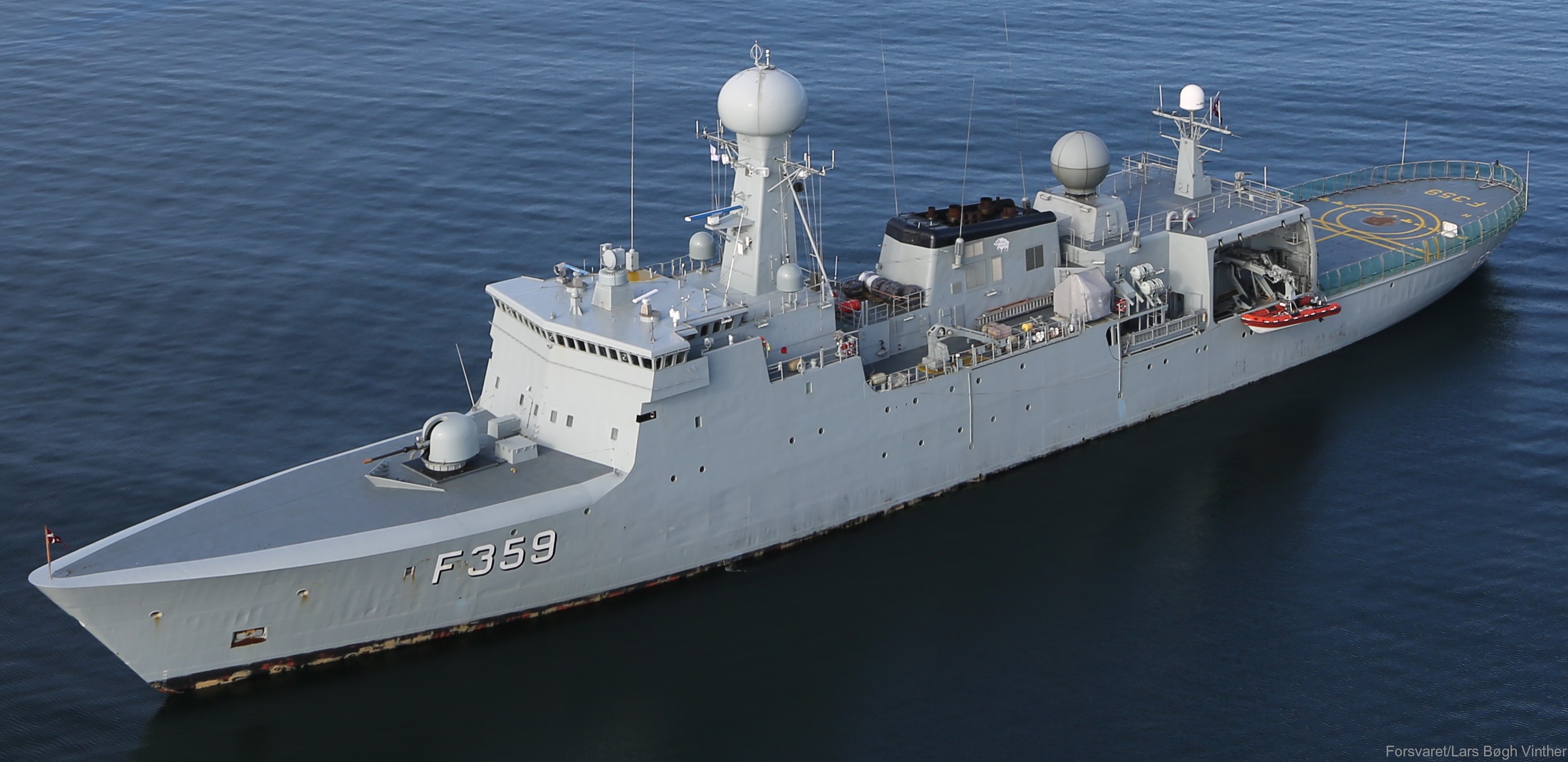 f-359 hdms vaedderen thetis class ocean patrol frigate royal danish navy kongelige danske marine kdm inspektionsskibet 02