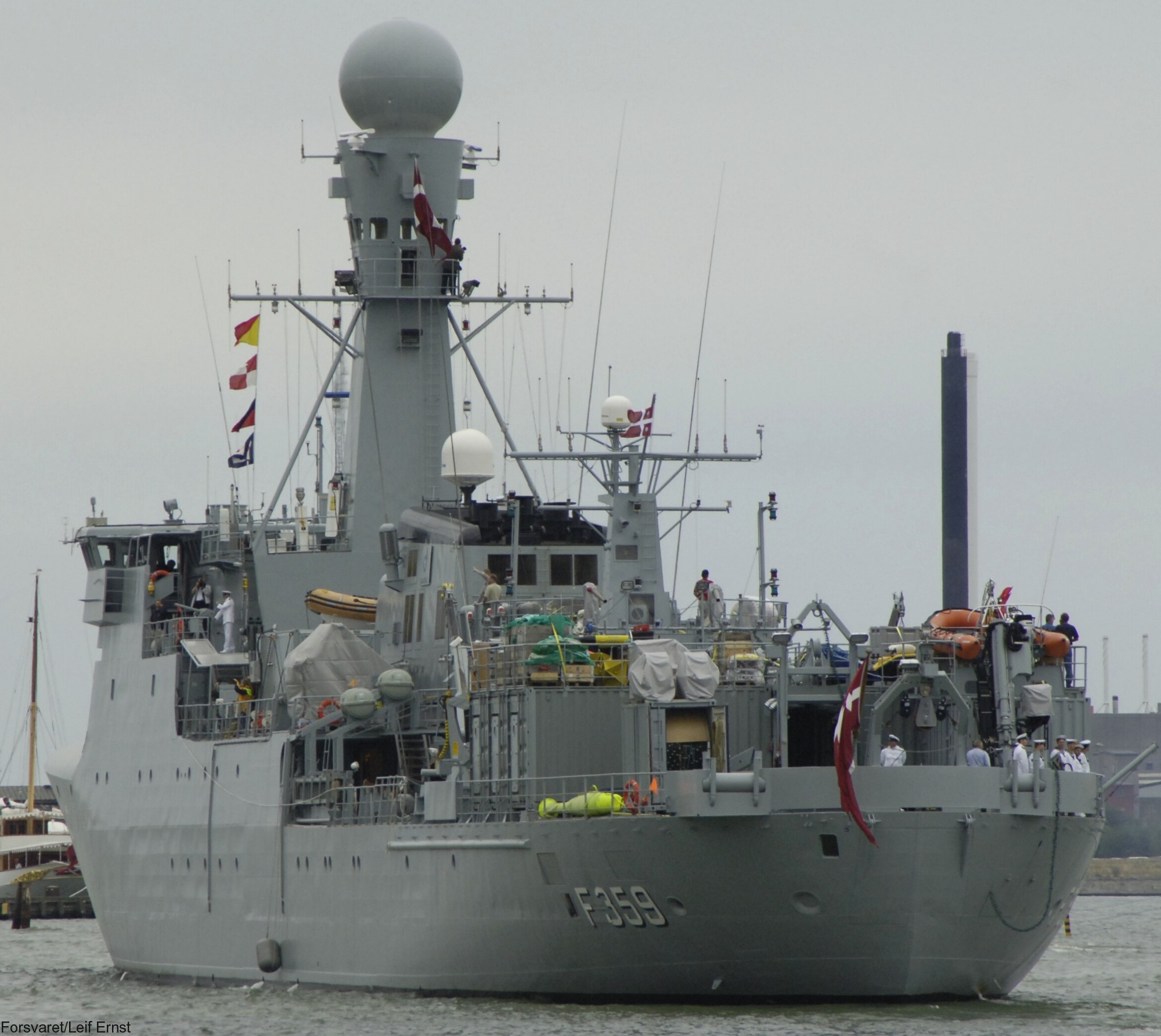f-359 hdms vaedderen thetis class ocean patrol frigate royal danish navy kongelige danske marine kdm inspektionsskibet 10 stanflex