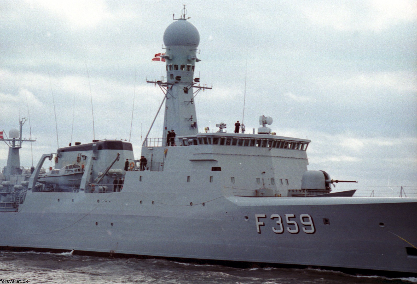 f-359 hdms vaedderen thetis class ocean patrol frigate royal danish navy kongelige danske marine kdm inspektionsskibet 15