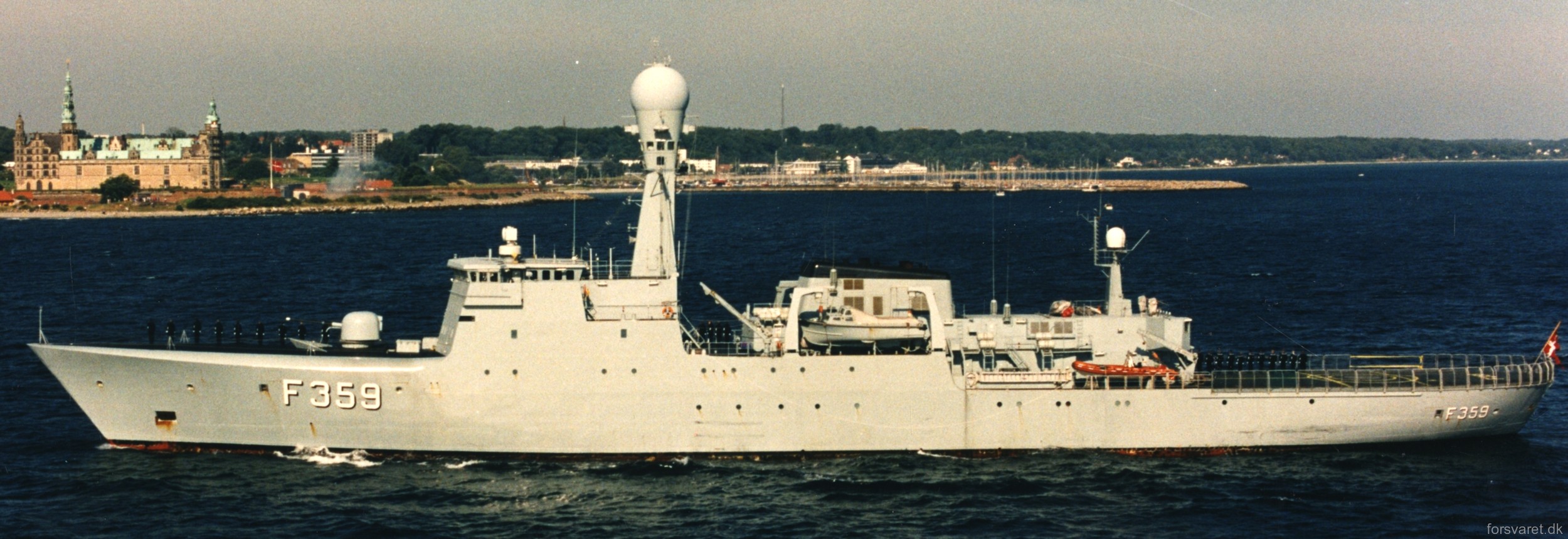 f-359 hdms vaedderen thetis class ocean patrol frigate royal danish navy kongelige danske marine kdm inspektionsskibet 18