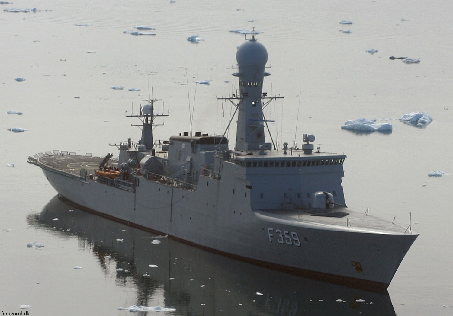 f-359 hdms vaedderen thetis class ocean patrol frigate royal danish navy kongelige danske marine kdm inspektionsskibet 34