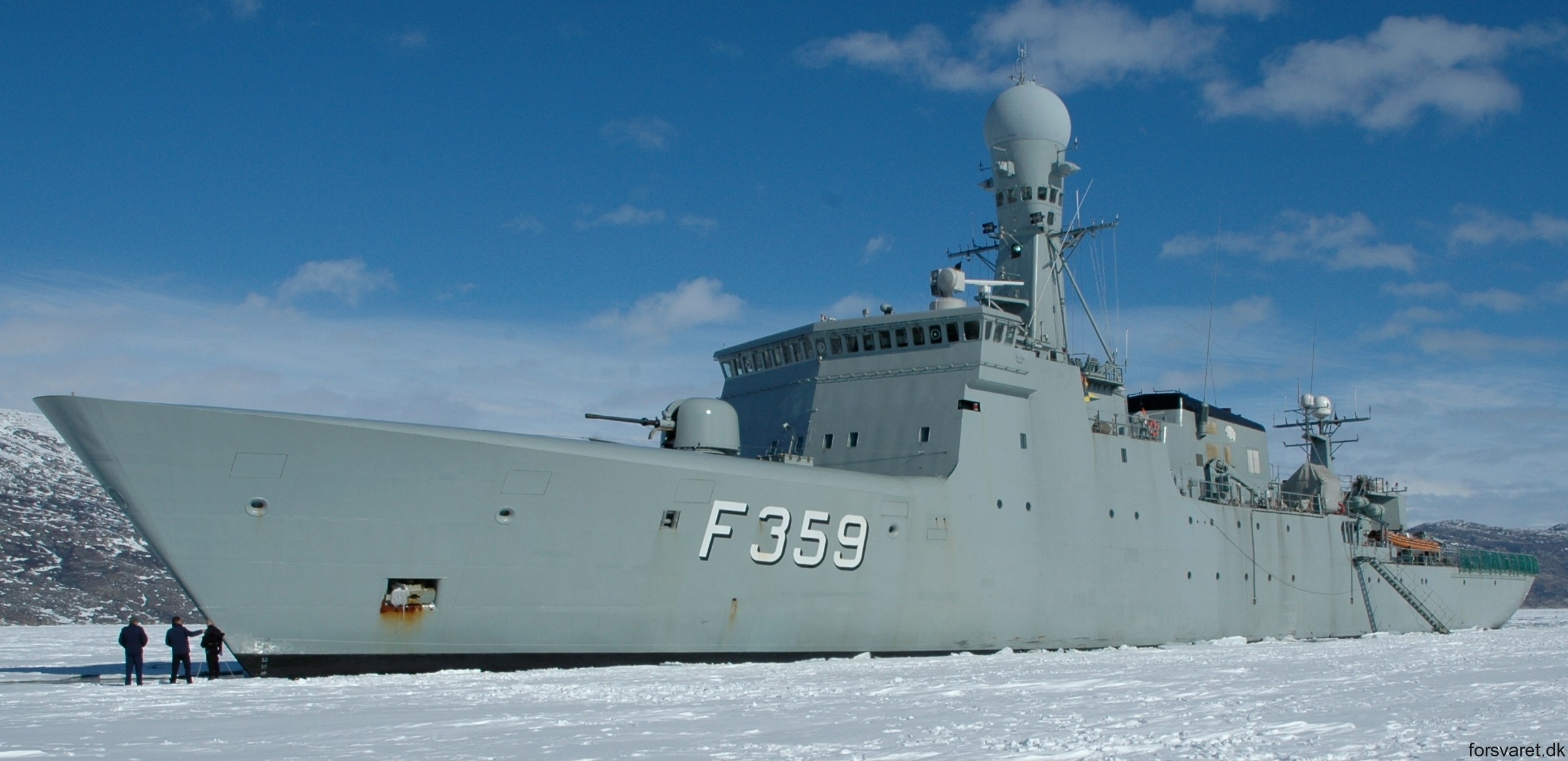 f-359 hdms vaedderen thetis class ocean patrol frigate royal danish navy kongelige danske marine kdm inspektionsskibet 35
