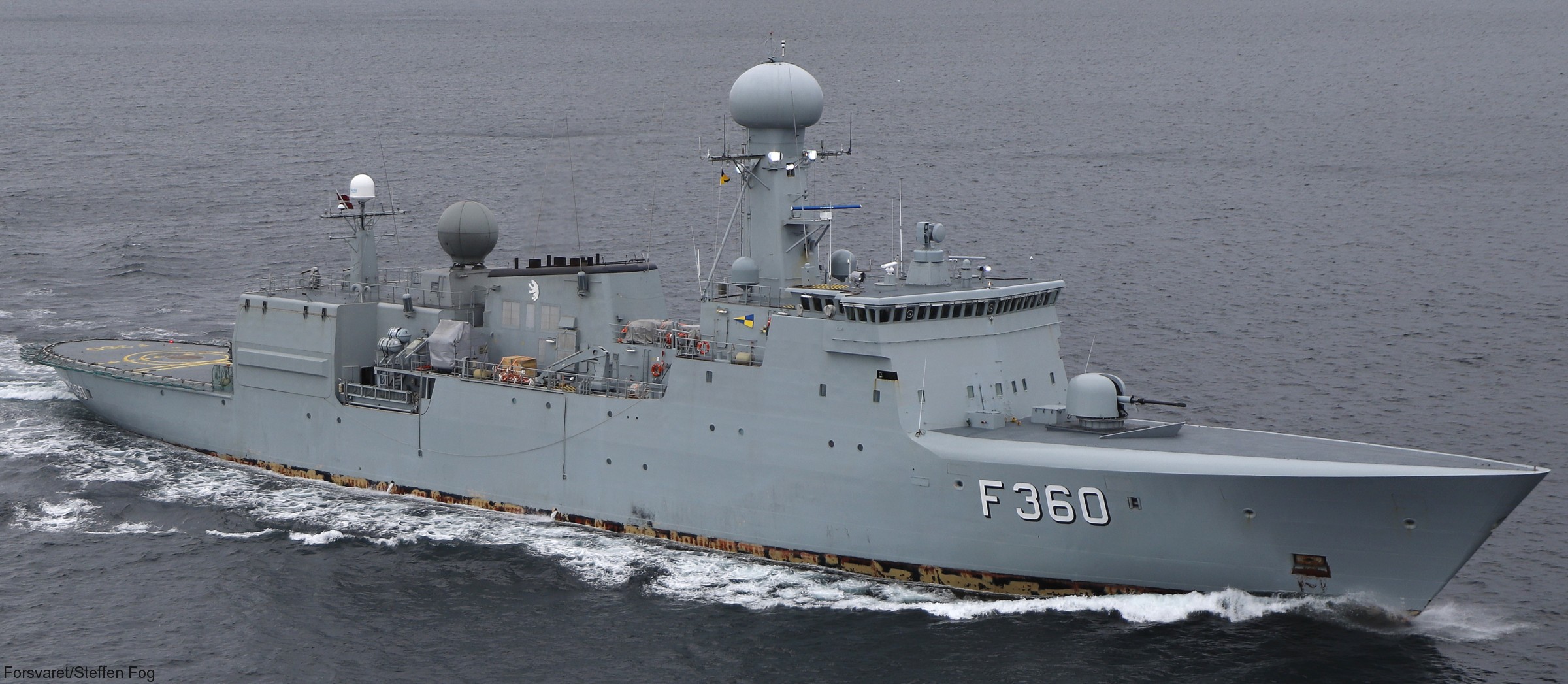 f-360 hdms hvidbjornen thetis class ocean patrol frigate royal danish navy kongelige danske marine kdm inspektionsskibet 03