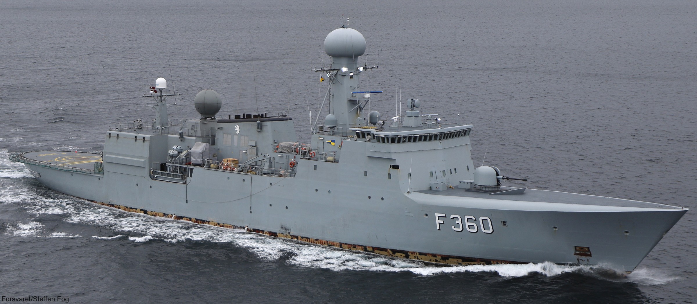 f-360 hdms hvidbjornen thetis class ocean patrol frigate royal danish navy kongelige danske marine kdm inspektionsskibet 03x