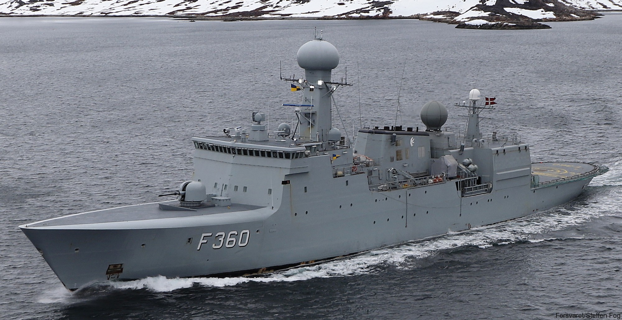 f-360 hdms hvidbjornen thetis class ocean patrol frigate royal danish navy kongelige danske marine kdm inspektionsskibet 04
