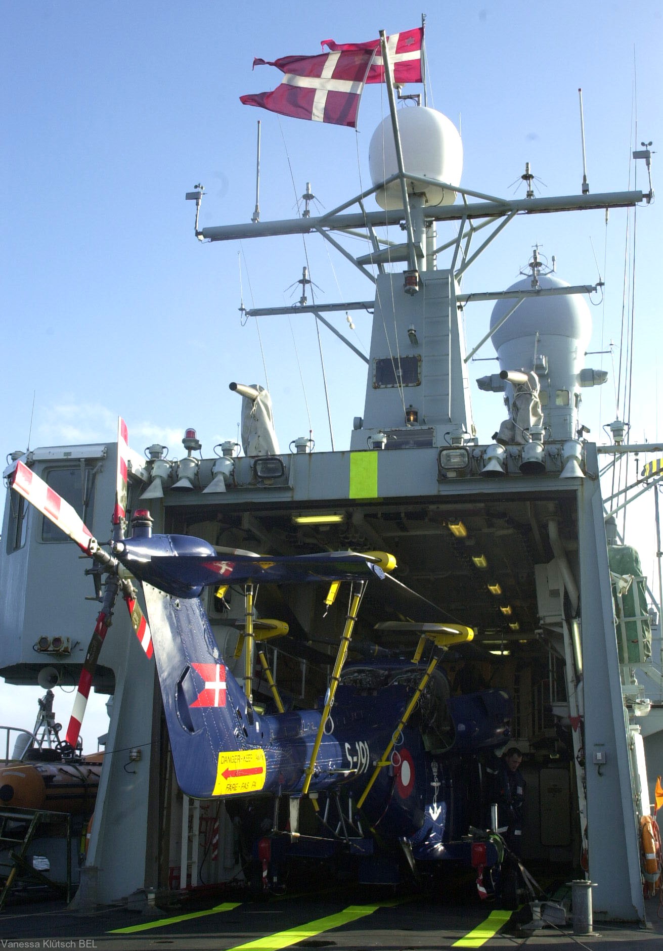 f-360 hdms hvidbjornen thetis class ocean patrol frigate royal danish navy kongelige danske marine kdm inspektionsskibet 08 hangar westland lynx