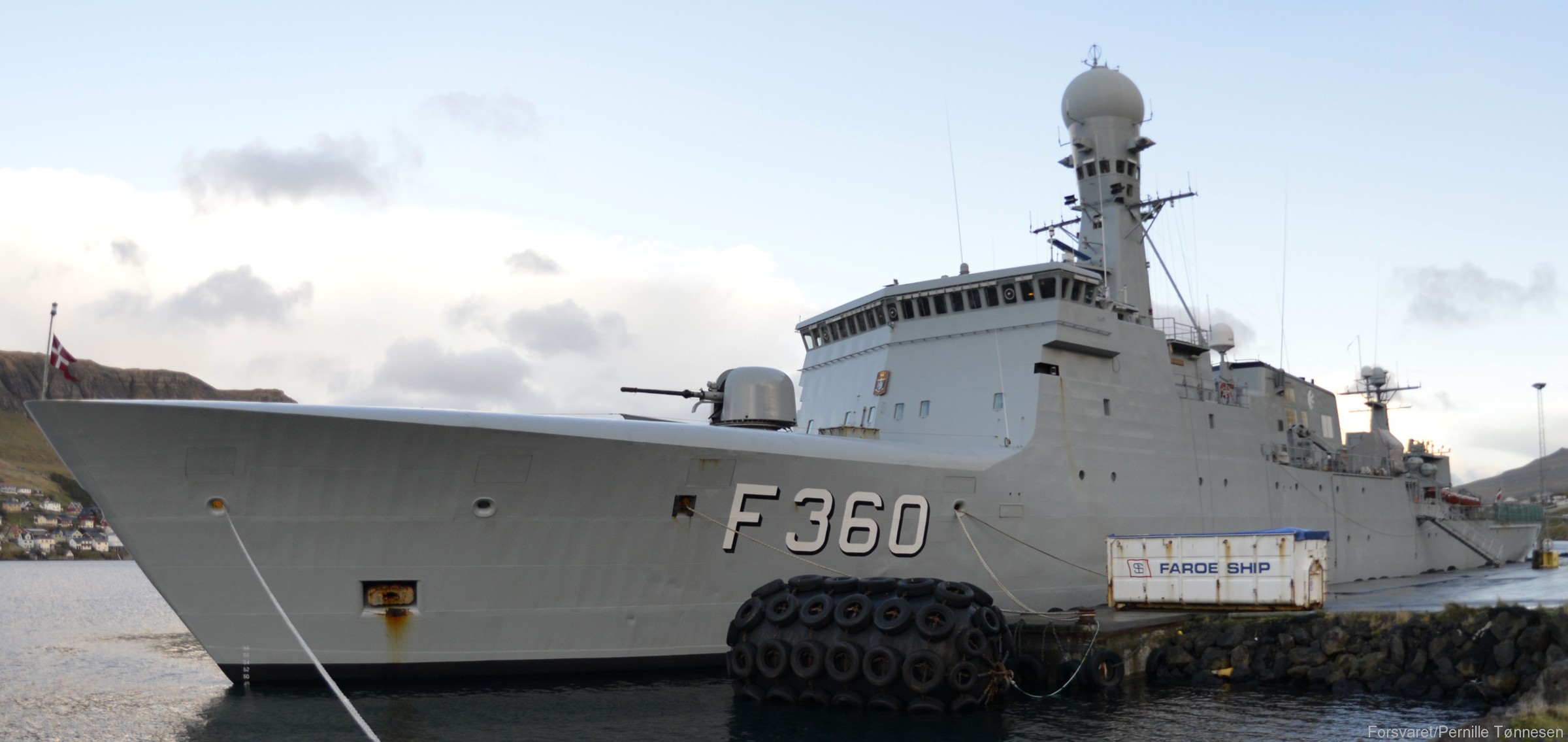 f-360 hdms hvidbjornen thetis class ocean patrol frigate royal danish navy kongelige danske marine kdm inspektionsskibet 13