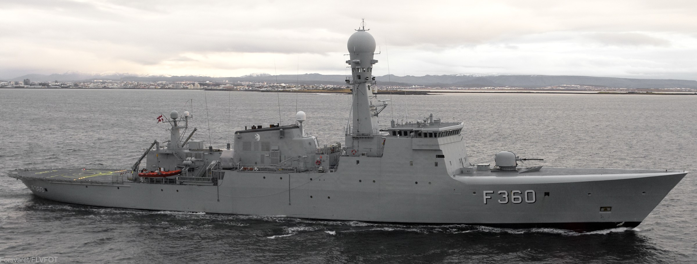 f-360 hdms hvidbjornen thetis class ocean patrol frigate royal danish navy kongelige danske marine kdm inspektionsskibet 17