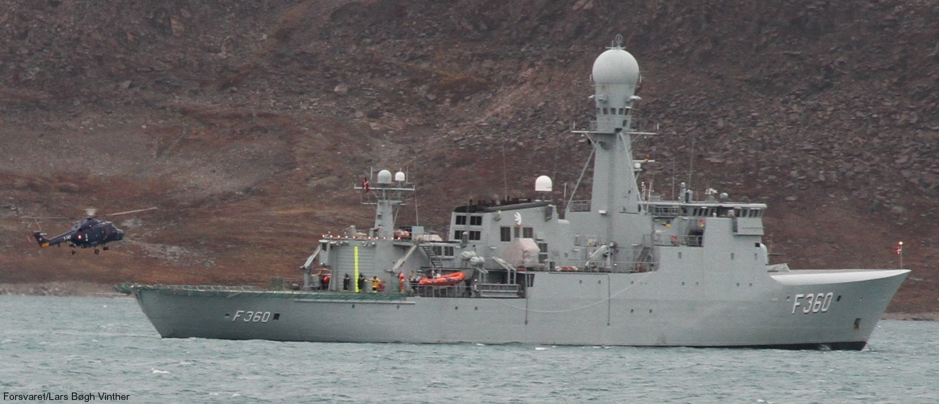 f-360 hdms hvidbjornen thetis class ocean patrol frigate royal danish navy kongelige danske marine kdm inspektionsskibet 23 westland lynx helicopter