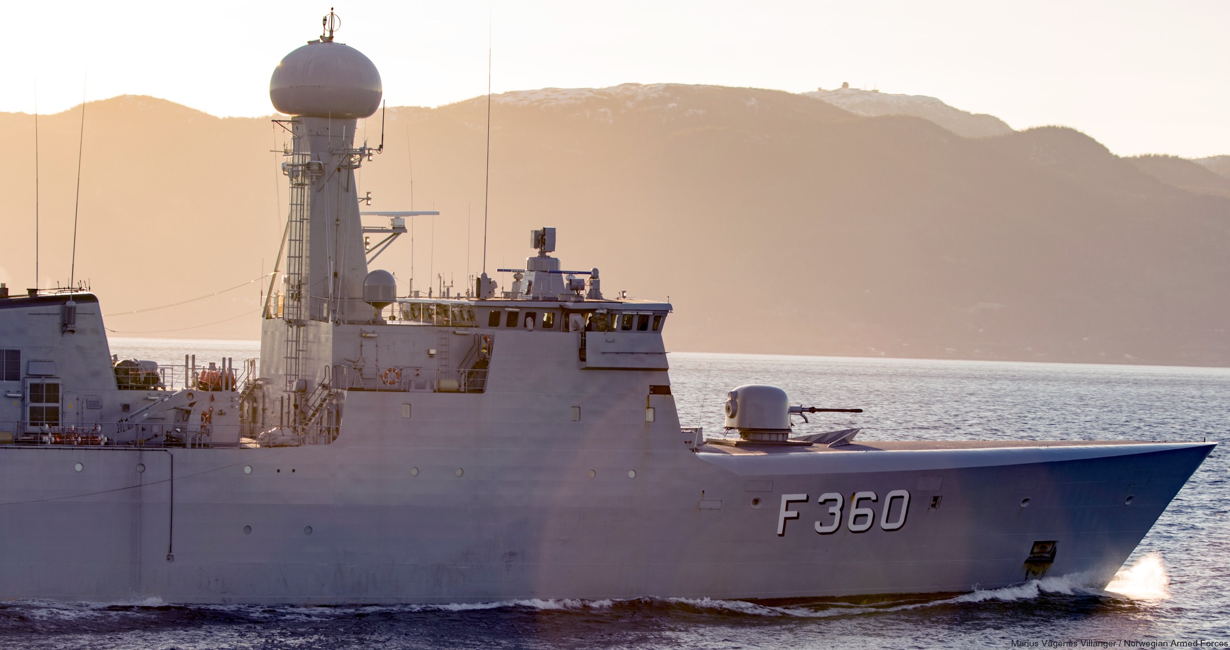 f-360 hdms hvidbjornen thetis class ocean patrol frigate royal danish navy kongelige danske marine kdm inspektionsskibet 32