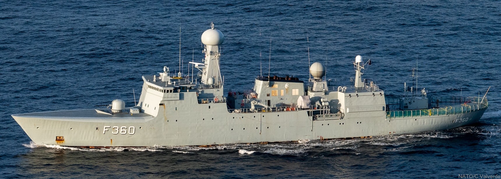 f-360 hdms hvidbjornen thetis class ocean patrol frigate royal danish navy kongelige danske marine kdm inspektionsskibet 38