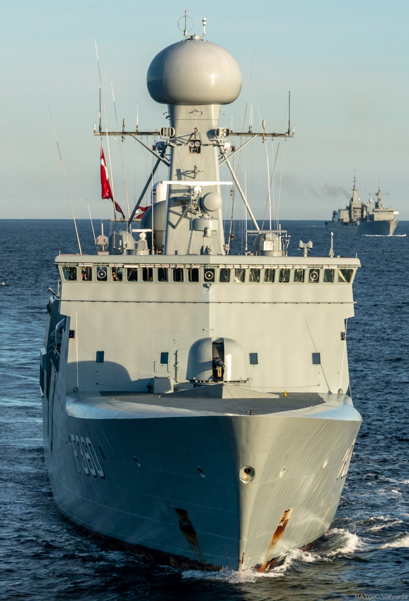 f-360 hdms hvidbjornen thetis class ocean patrol frigate royal danish navy kongelige danske marine kdm inspektionsskibet 39