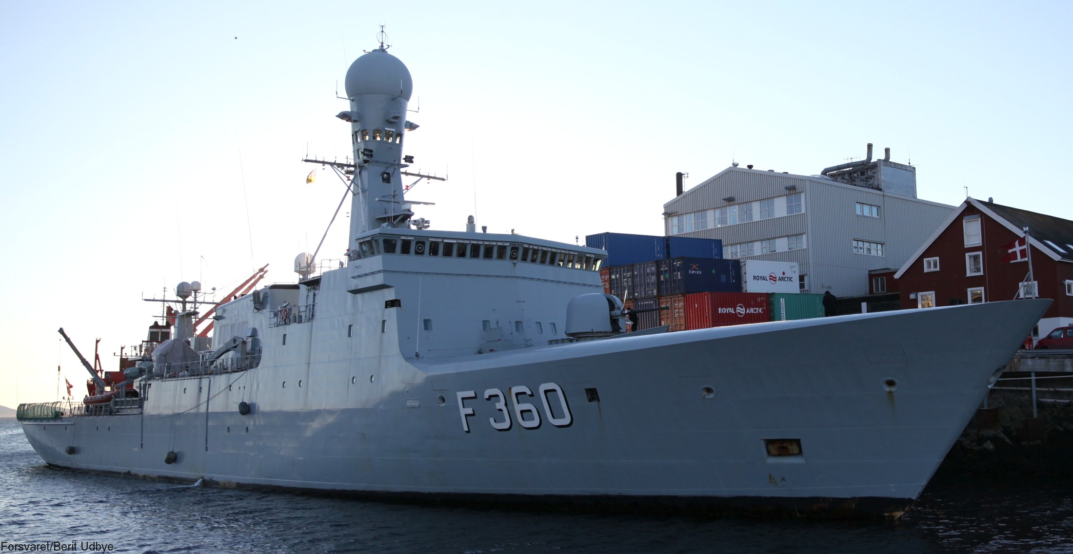f-360 hdms hvidbjornen thetis class ocean patrol frigate royal danish navy kongelige danske marine kdm inspektionsskibet 42