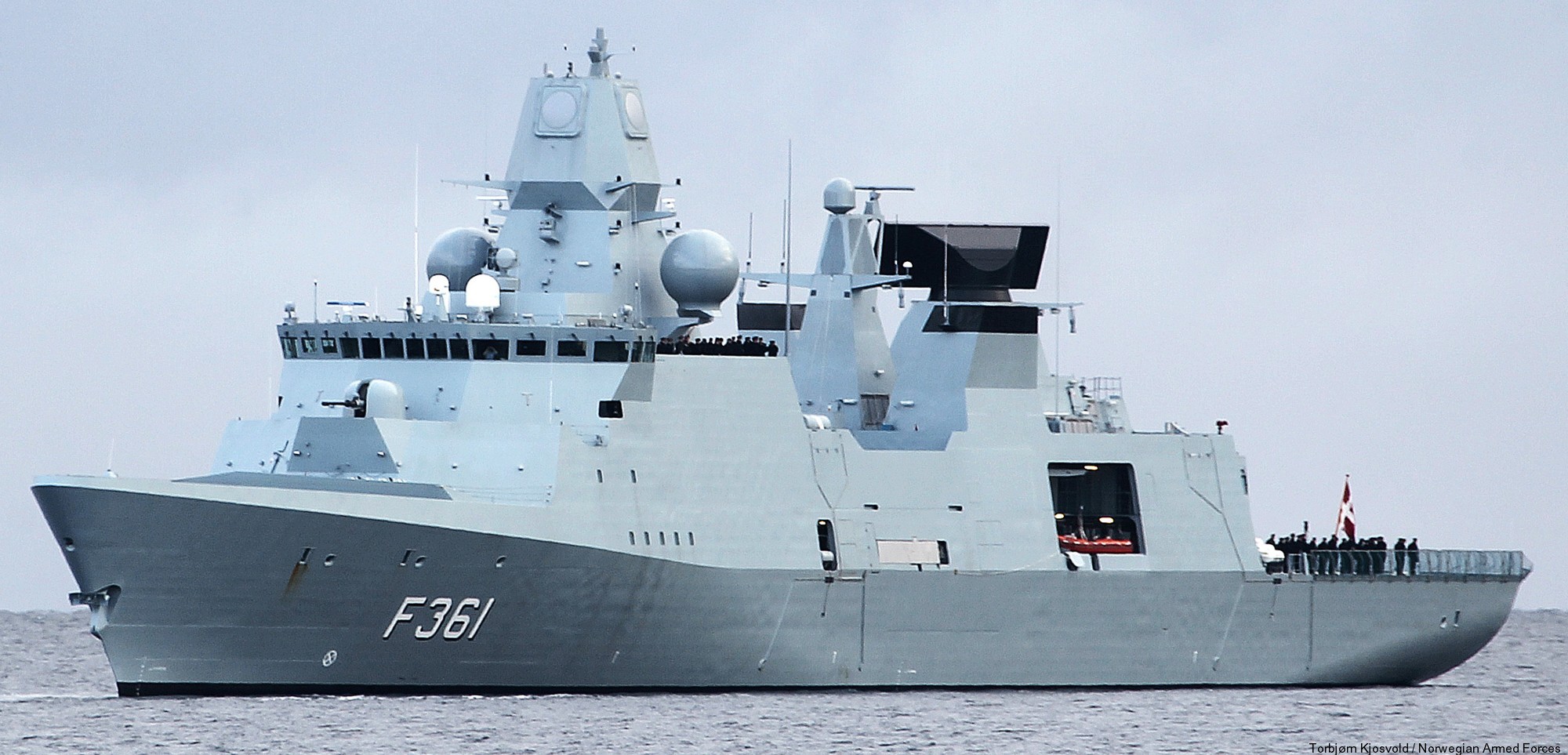 f-361 hdms iver huitfeldt class guided missile frigate ffg royal danish navy 04