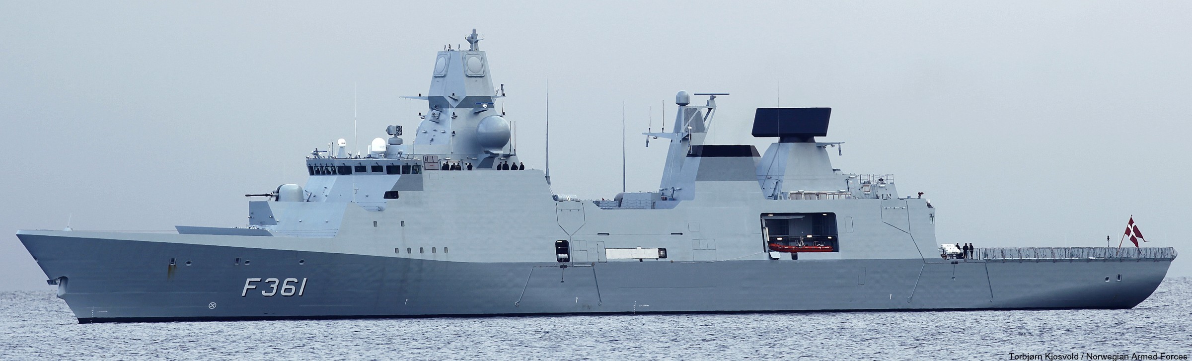 f-361 hdms iver huitfeldt class guided missile frigate ffg royal danish navy 05