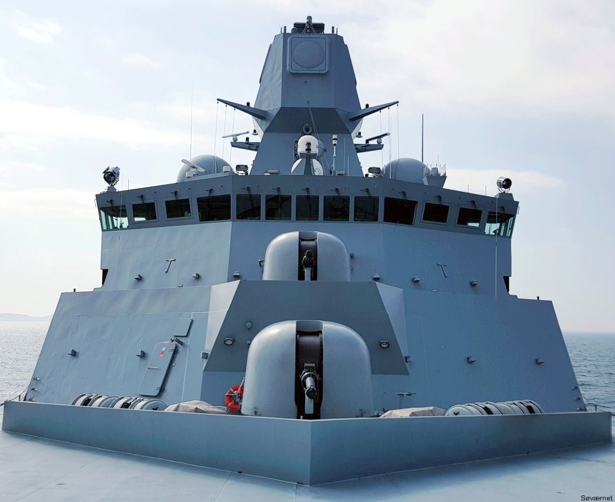 f-361 hdms iver huitfeldt class guided missile frigate ffg royal danish navy 13 oto melara 76/62 sr gun