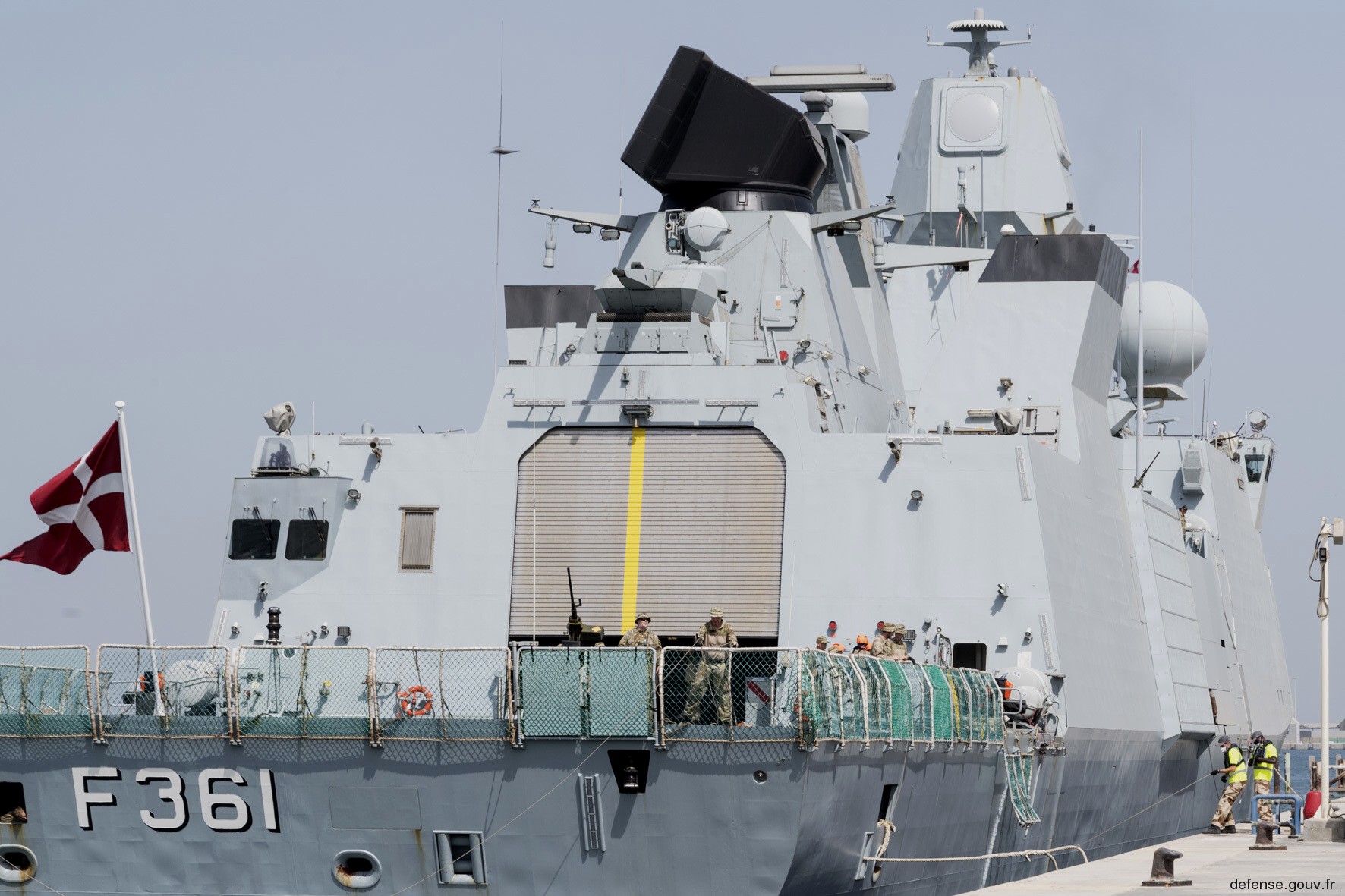 f-361 hdms iver huitfeldt class guided missile frigate ffg royal danish navy 21 thales smart-l radar
