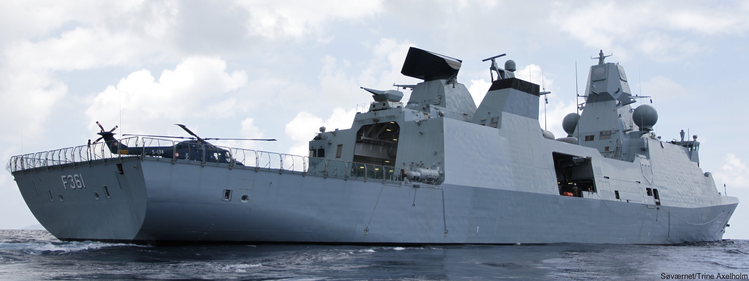 f-361 hdms iver huitfeldt class guided missile frigate ffg royal danish navy 37