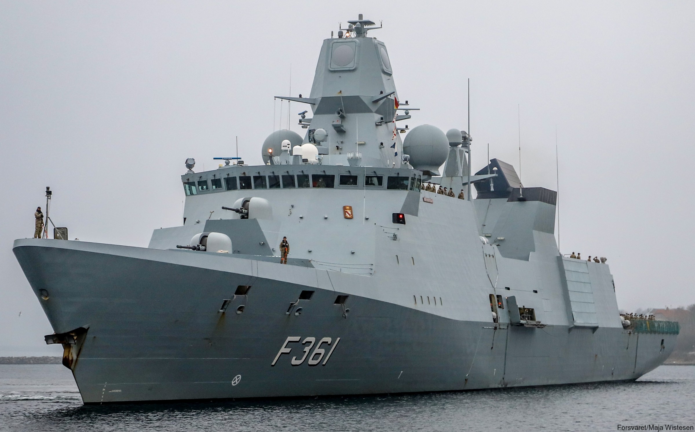 f-361 hdms iver huitfeldt class guided missile frigate ffg royal danish navy 41