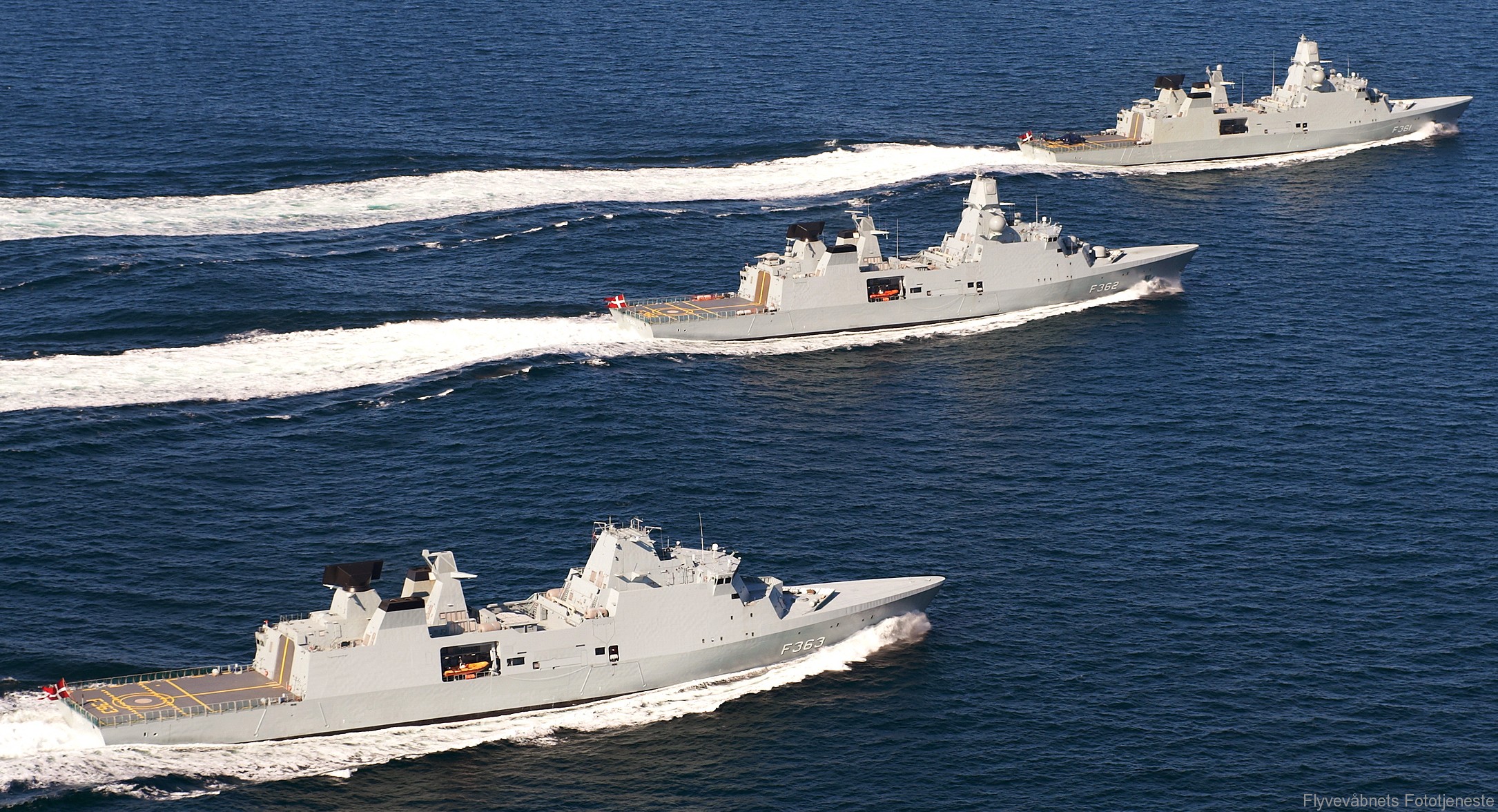 iver huitfeldt class guided missile frigate royal danish navy 02x hdms peter willemoes niels juel ffg
