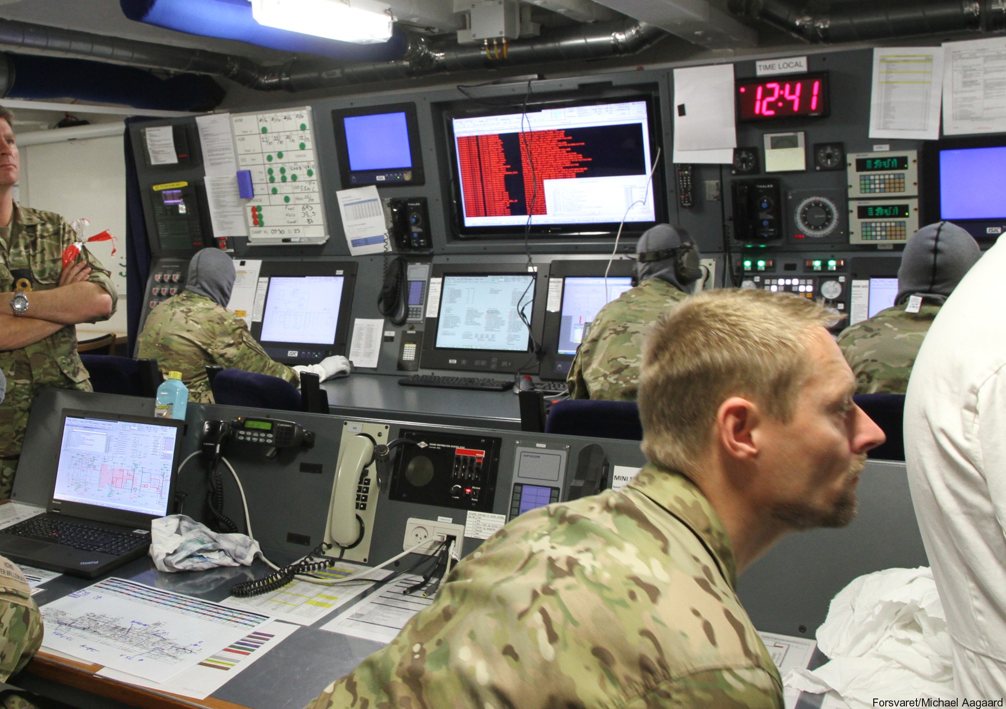 iver huitfeldt class guided missile frigate royal danish navy 30x combat information center cic