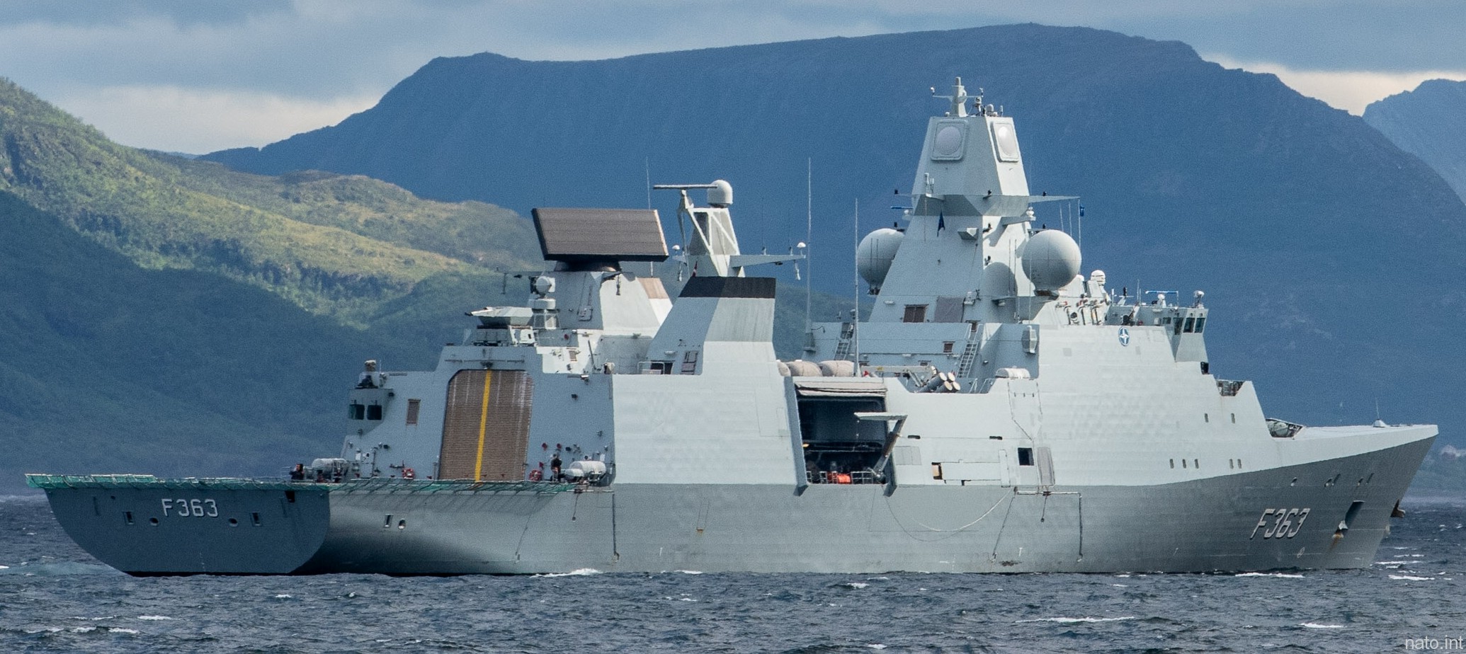 f-363 hdms niels juel iver huitfeldt class guided missile frigate ffg royal danish navy 09