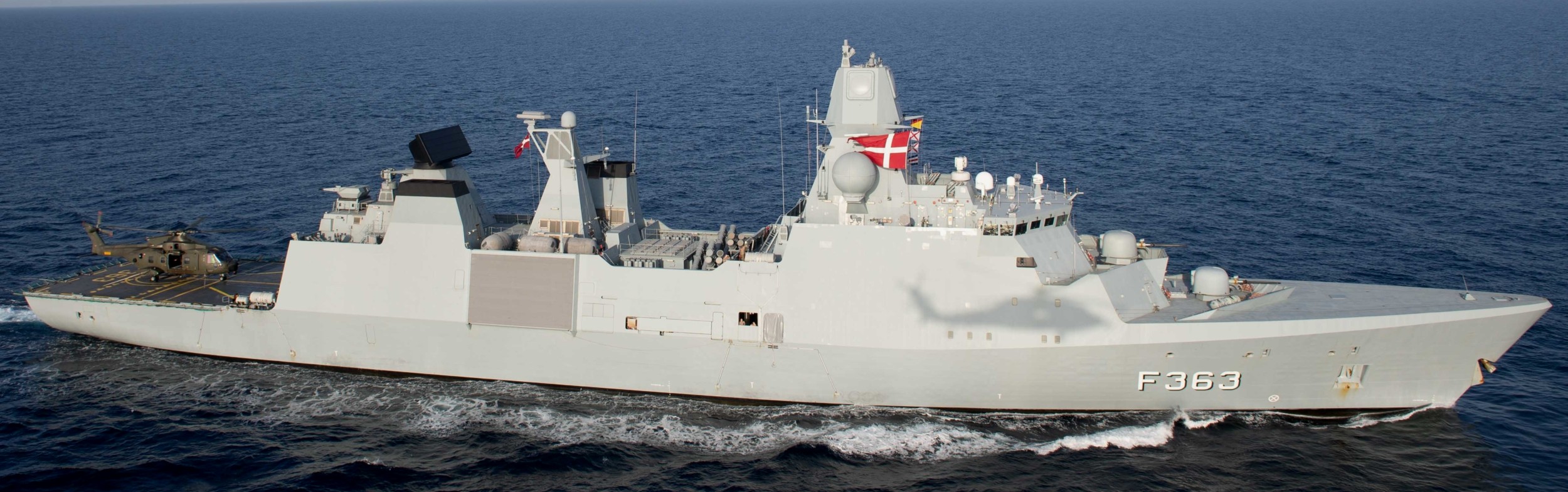 f-363 hdms niels juel iver huitfeldt class guided missile frigate ffg royal danish navy 16