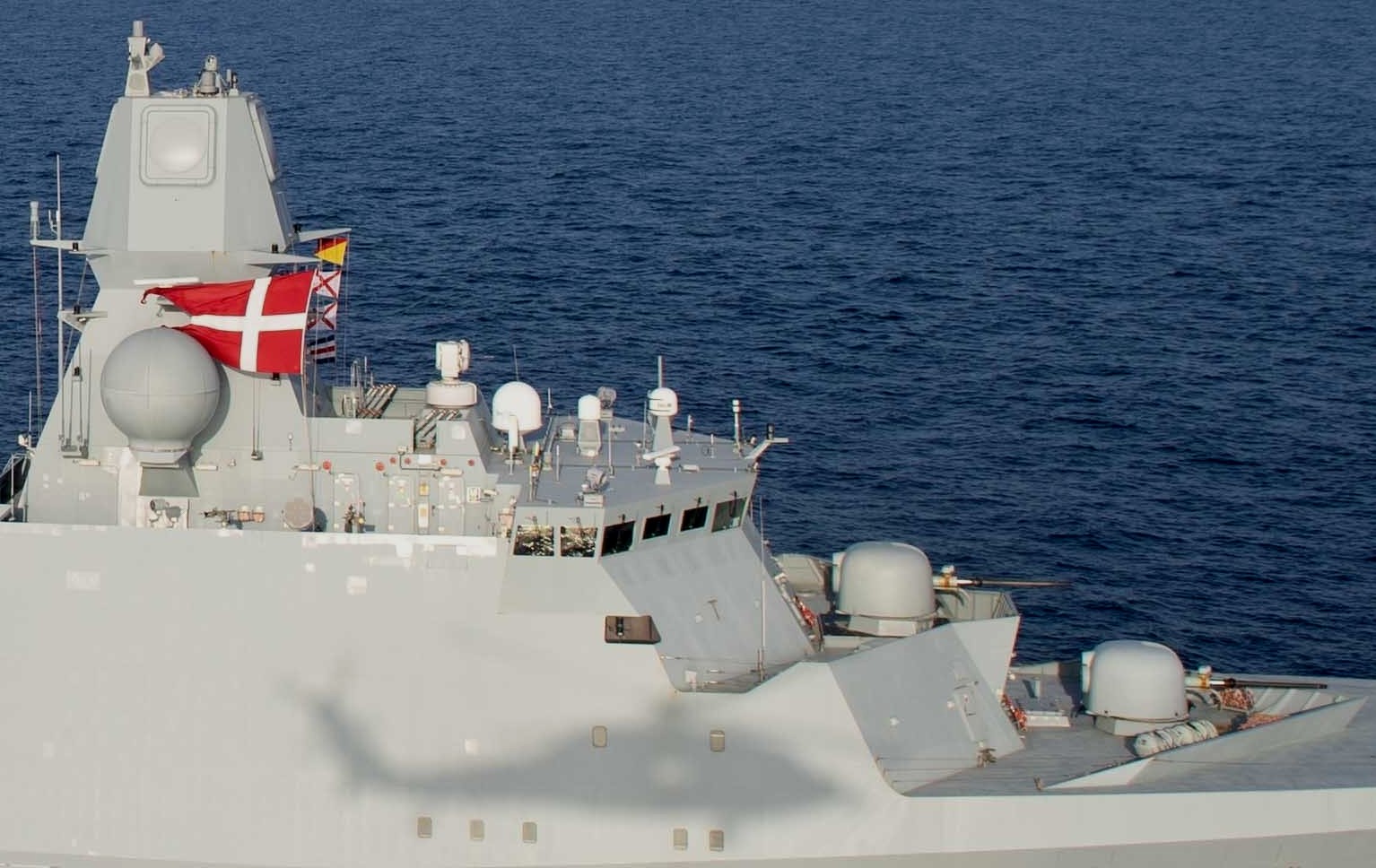 f-363 hdms niels juel iver huitfeldt class guided missile frigate ffg royal danish navy 16b oto melara 76mm 3-inches 62-caliber gun