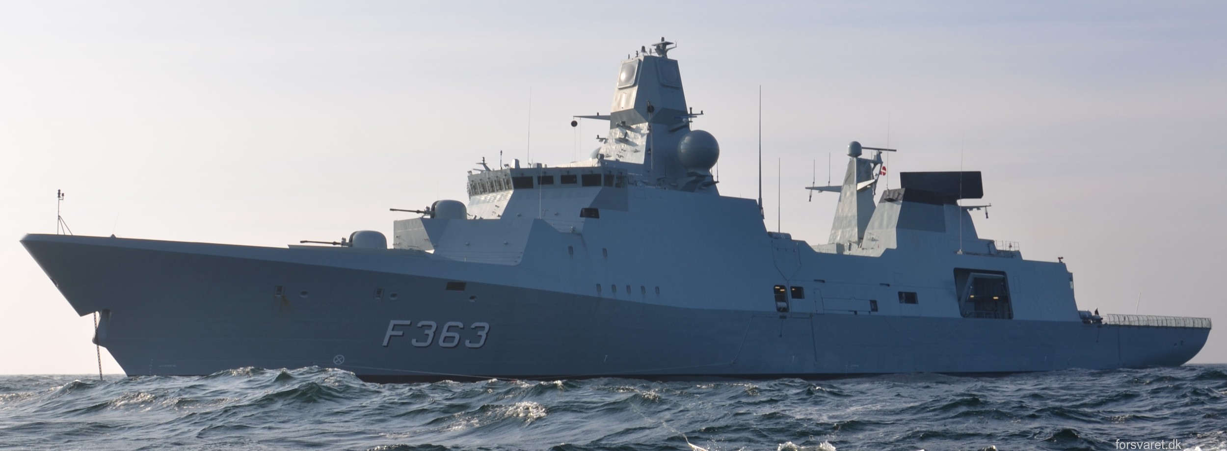 f-363 hdms niels juel iver huitfeldt class guided missile frigate ffg royal danish navy 36