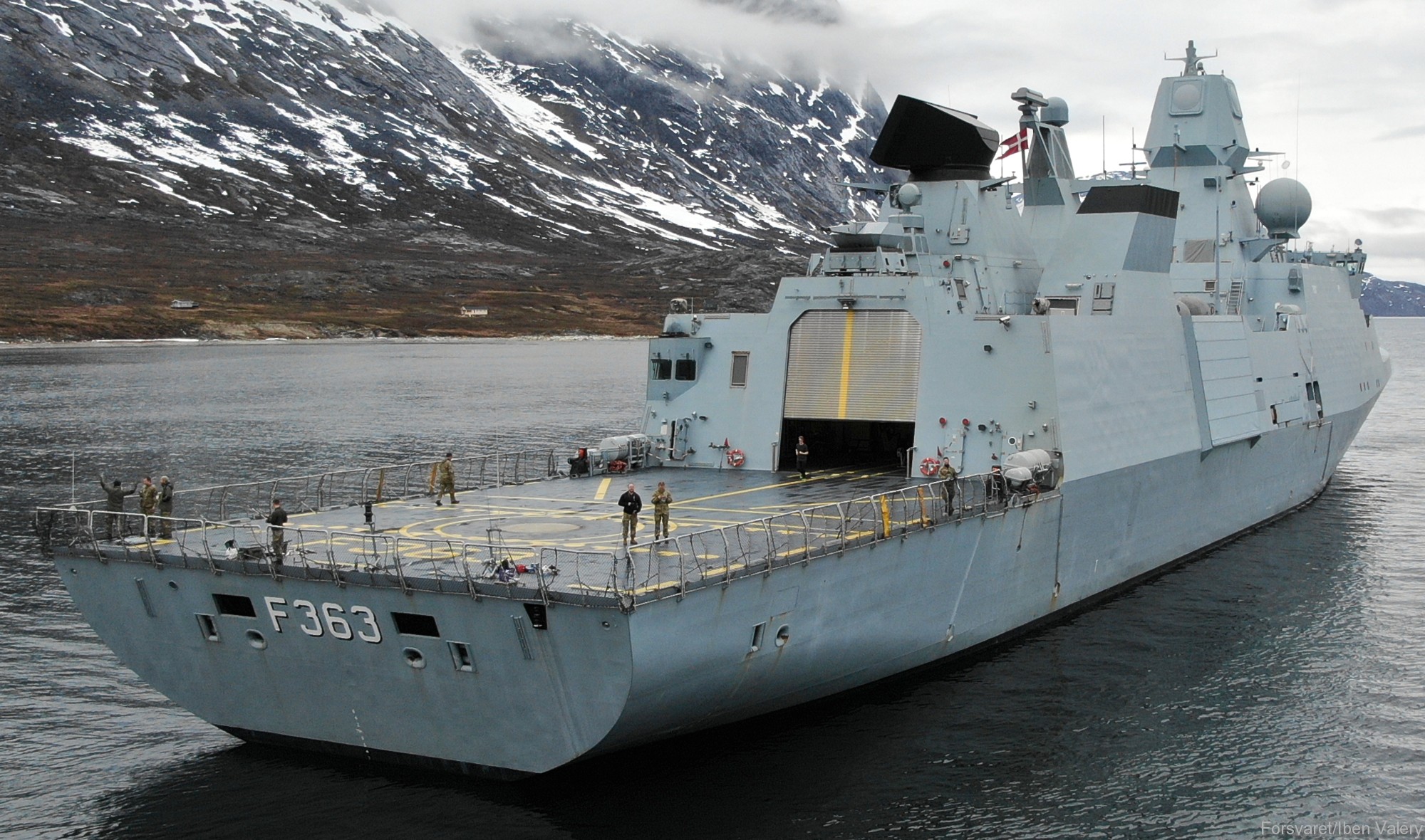 iver huitfeldt class guided missile frigate royal danish navy 49x flight deck hangar
