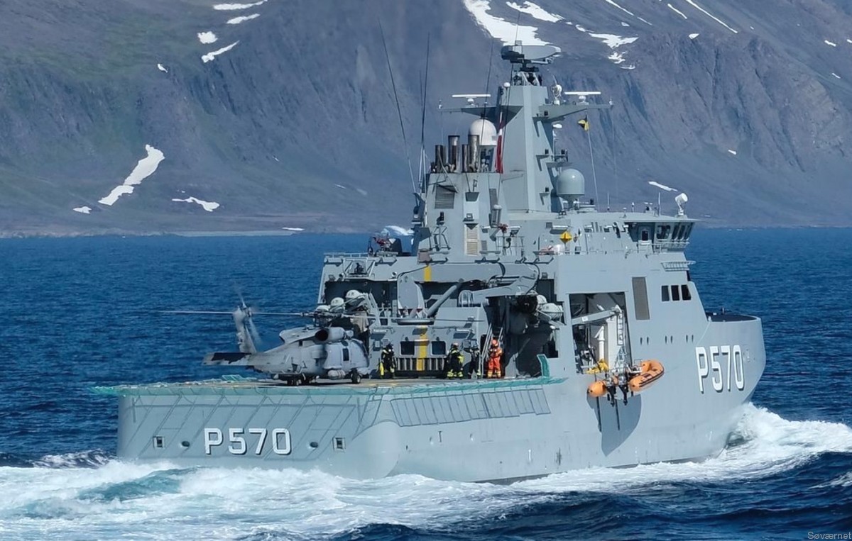 p-570 hdms knud rasmussen class offshore patrol vessel royal danish navy inspektionsfartøj 20 mh-60r seahawk