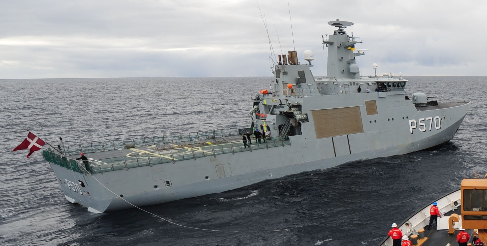 p-570 hdms knud rasmussen class offshore patrol vessel royal danish navy inspektionsfartøj 23
