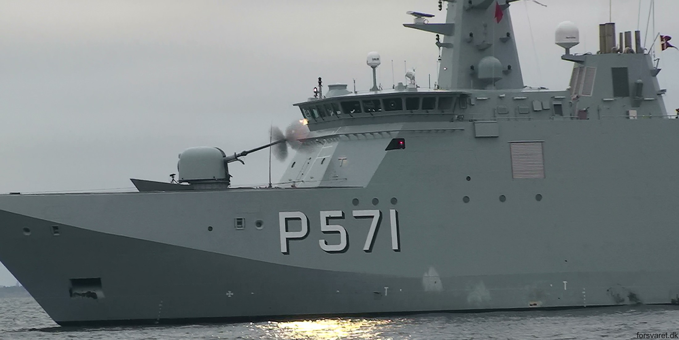 p-571 hdms ejnar mikkelsen knud rasmussen class offshore patrol vessel opv royal danish navy inspektionsfartøj 07