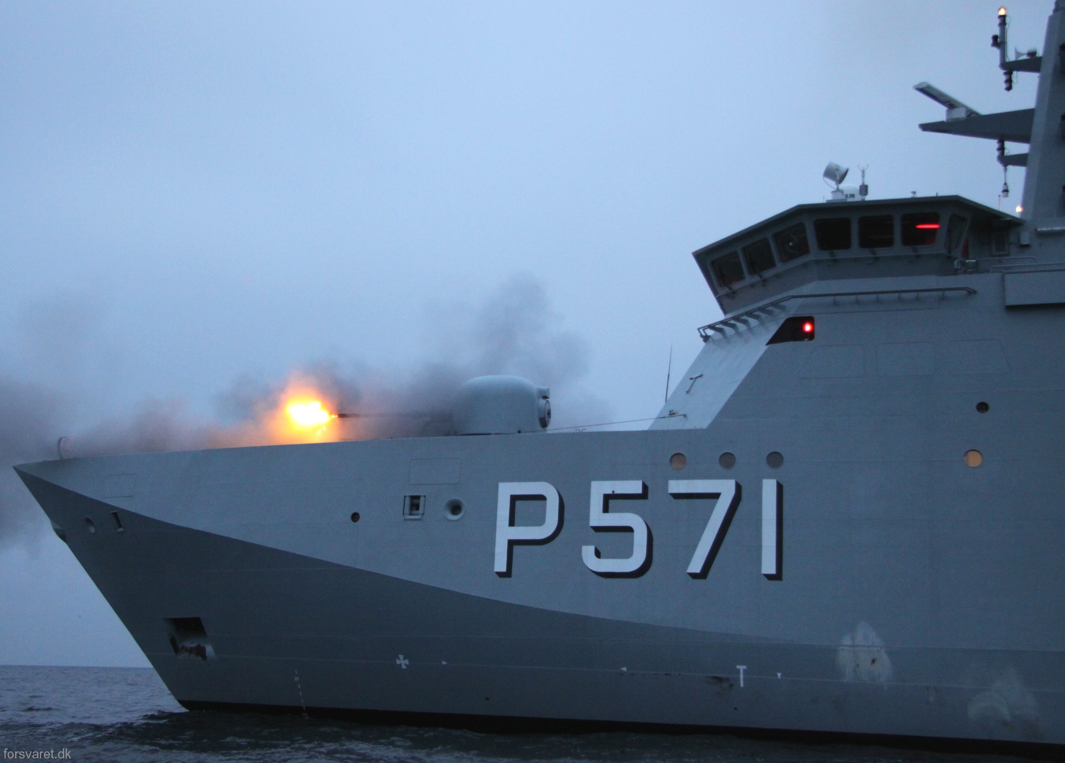 p-571 hdms ejnar mikkelsen knud rasmussen class offshore patrol vessel opv royal danish navy inspektionsfartøj 09