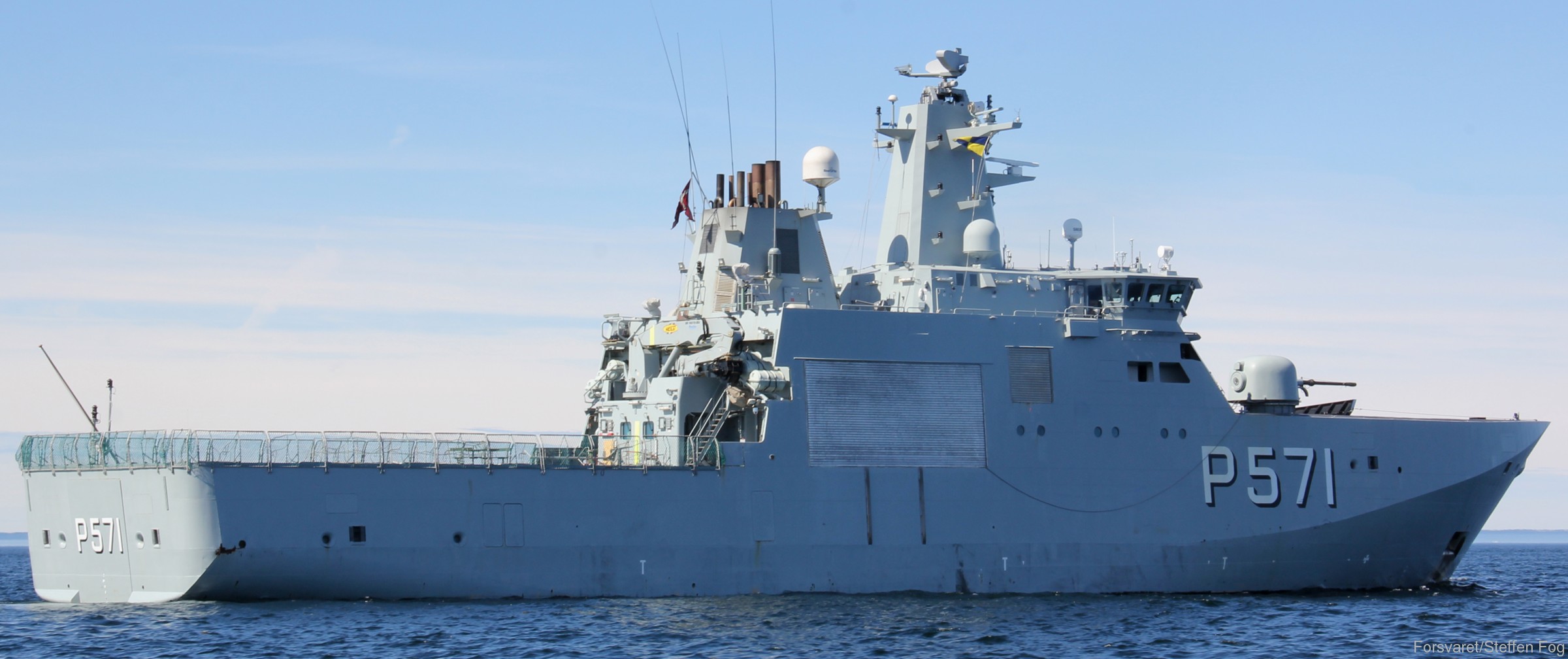 p-571 hdms ejnar mikkelsen knud rasmussen class offshore patrol vessel opv royal danish navy inspektionsfartøj 10