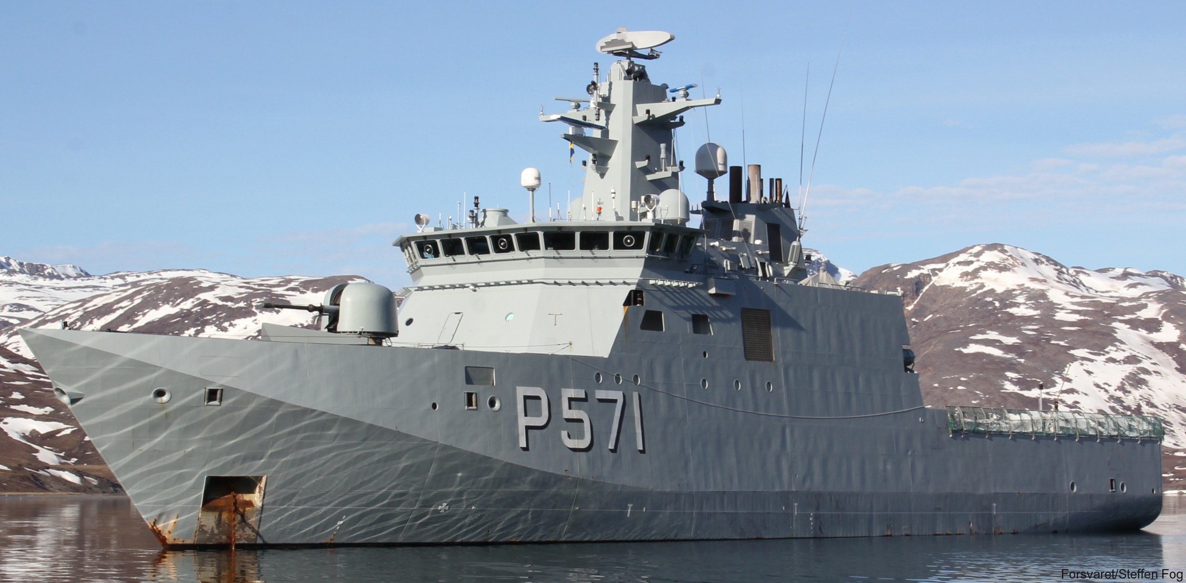 p-571 hdms ejnar mikkelsen knud rasmussen class offshore patrol vessel opv royal danish navy inspektionsfartøj 13