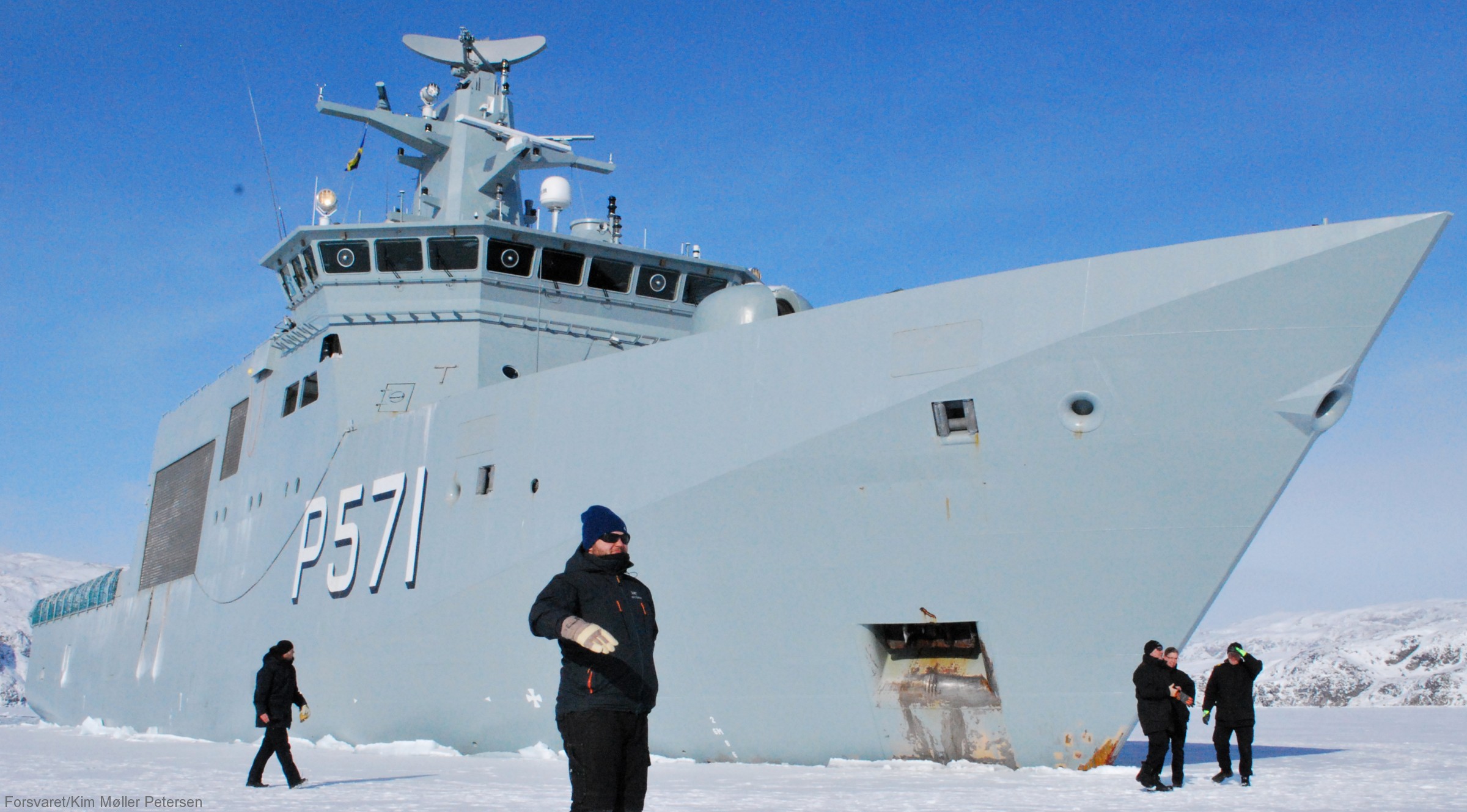 p-571 hdms ejnar mikkelsen knud rasmussen class offshore patrol vessel opv royal danish navy inspektionsfartøj 16 arctic ice